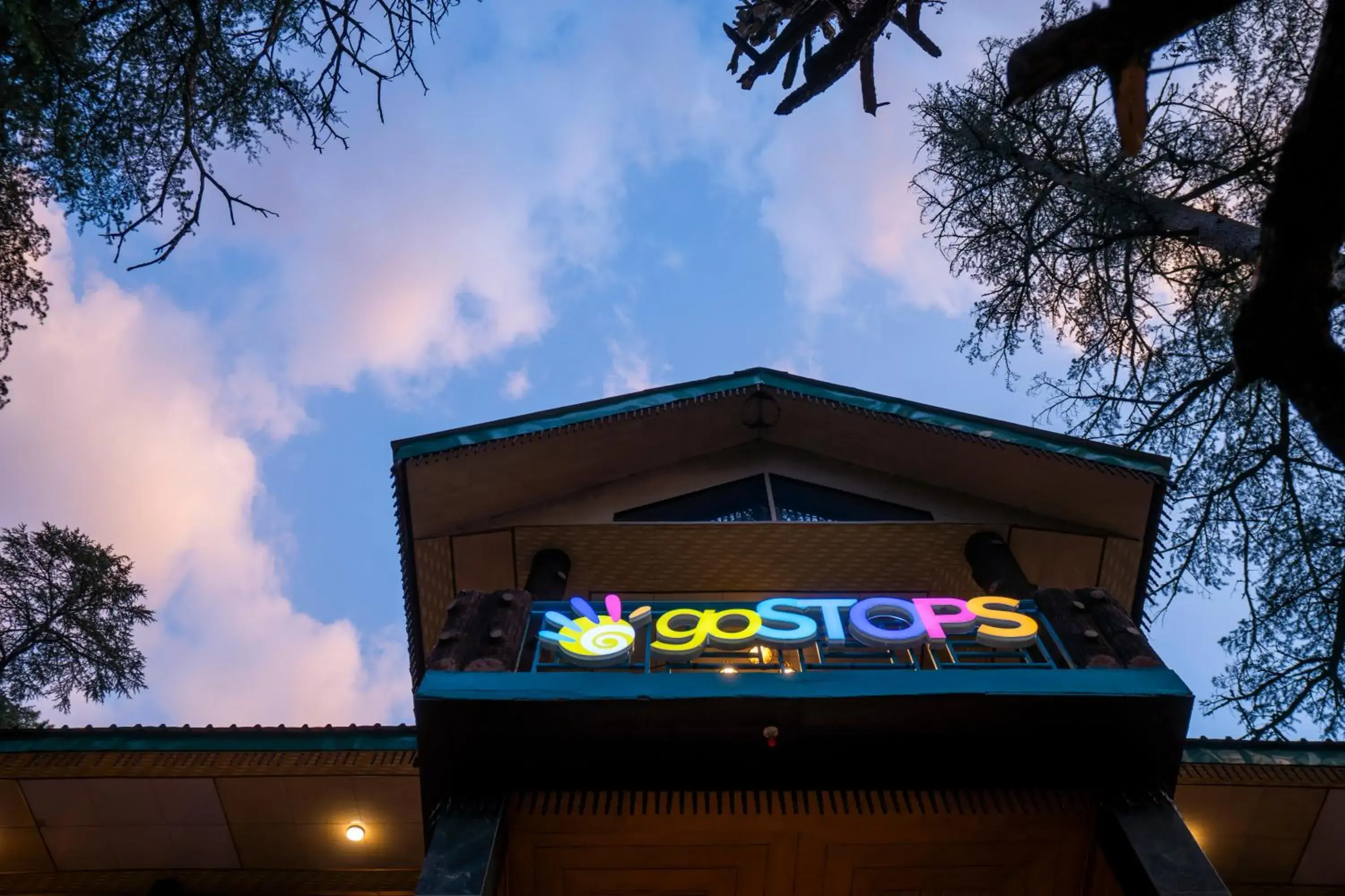 Facade/entrance in goSTOPS Kasol Facade/entrance in goSTOPS Kasol