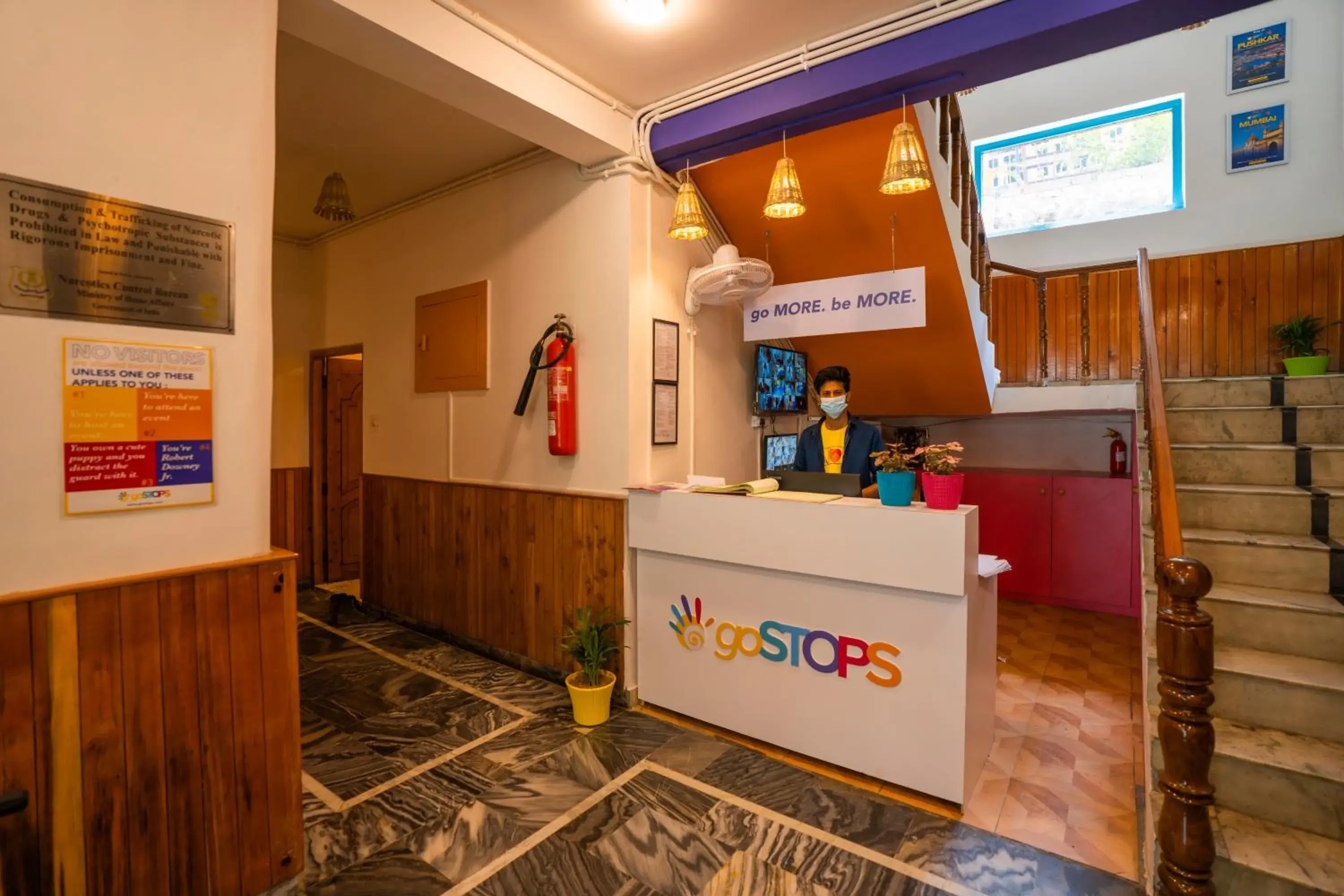 Lobby or reception in goSTOPS Kasol Lobby or reception in goSTOPS Kasol