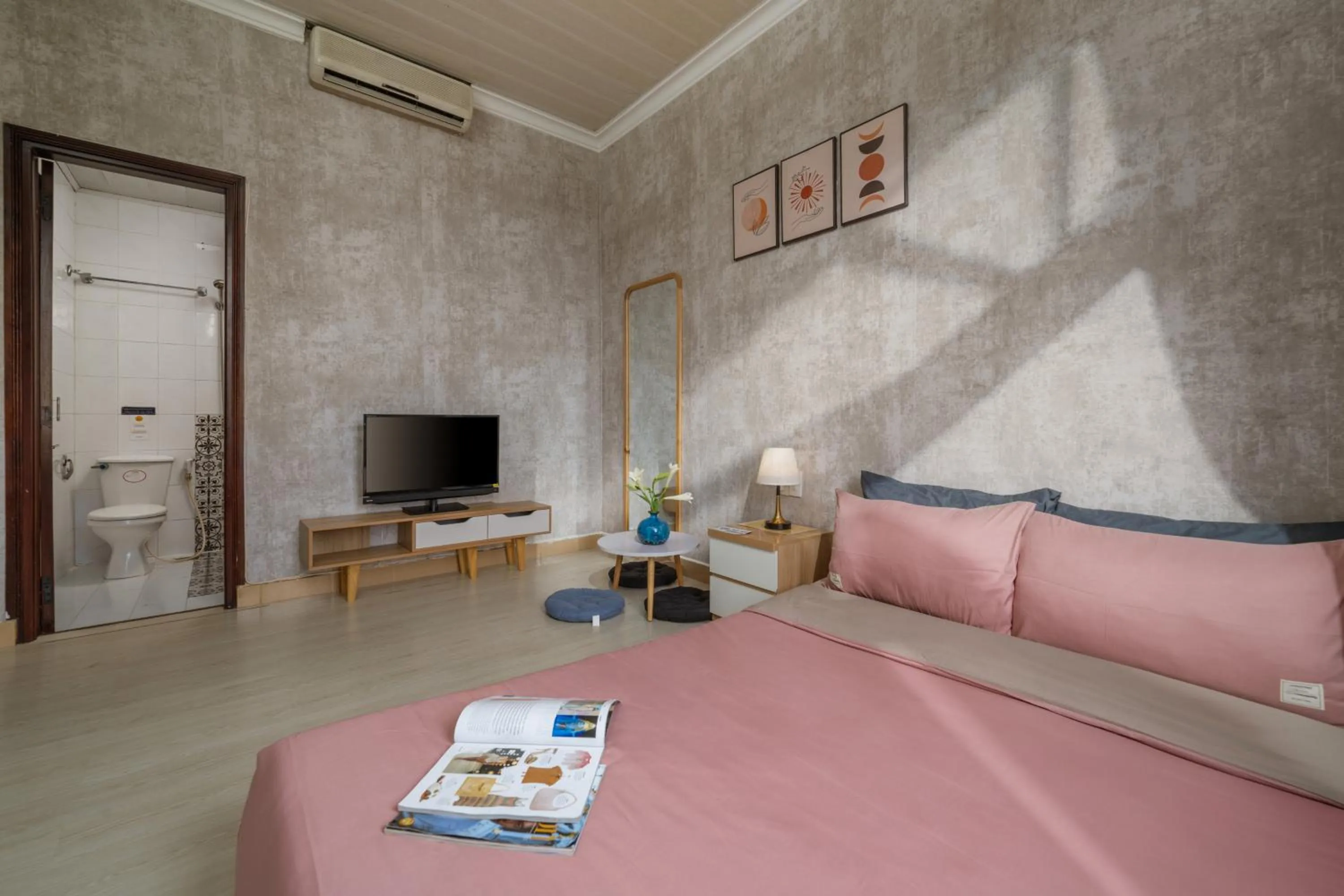 Photo of the whole room, Bed in KLy Apartment Hotel