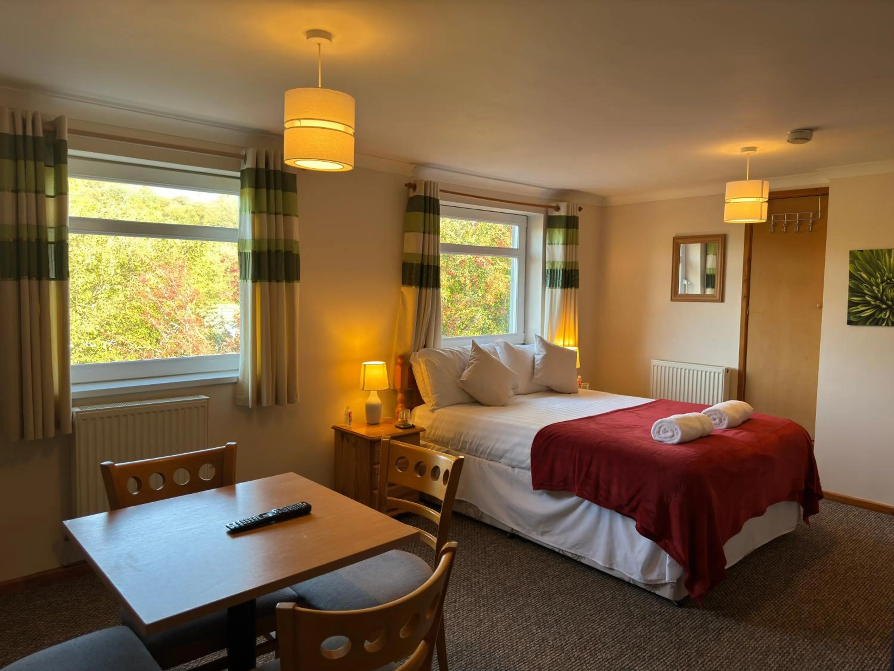 Bedroom, Bed in The Carpenters Arms Rooms in Broadway, Laugharne