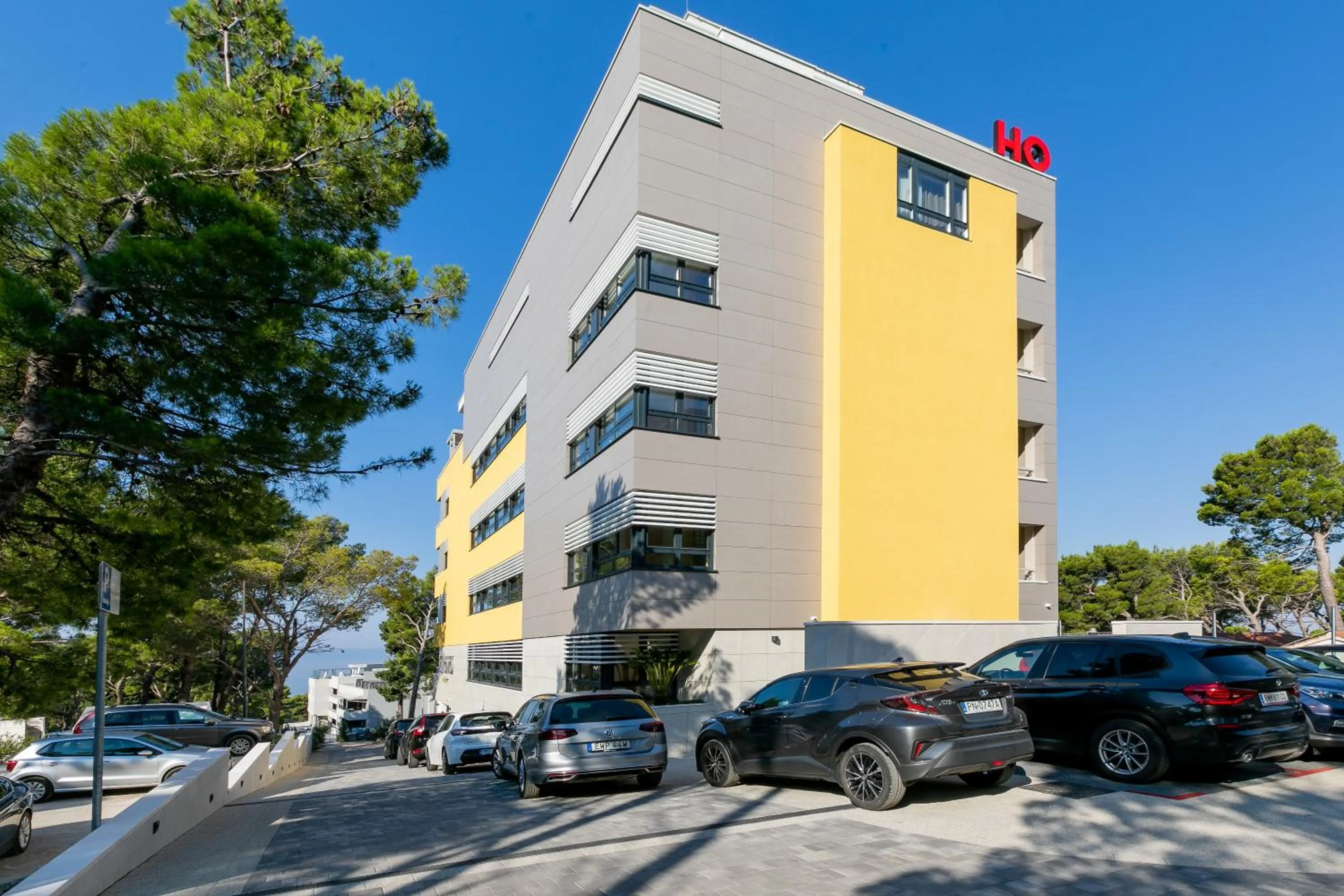 Property building in Hotel Antonio