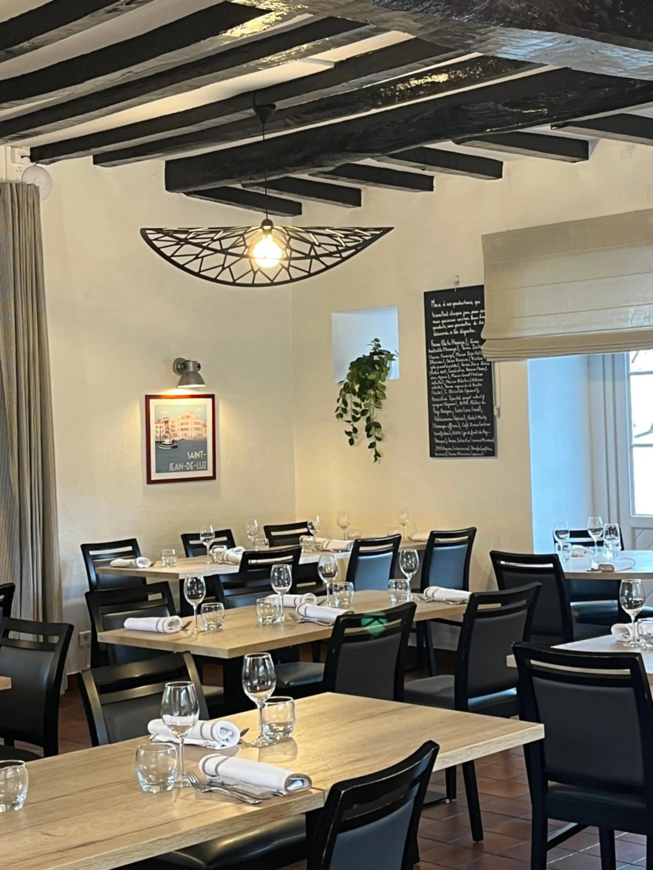 Restaurant/places to eat in Logis Hôtel du Chêne