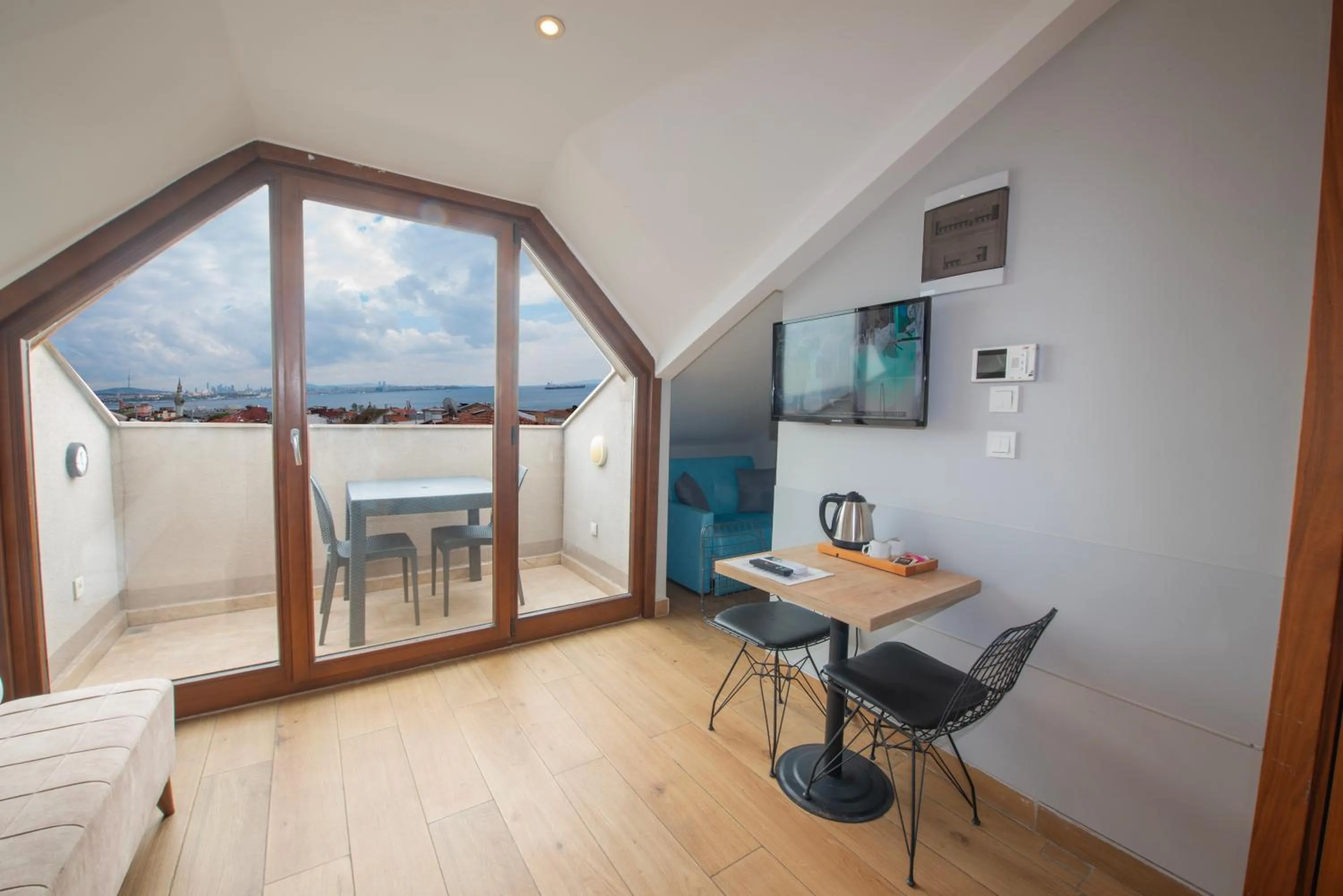 Photo of the whole room in Seven Studıos Sultanahmet