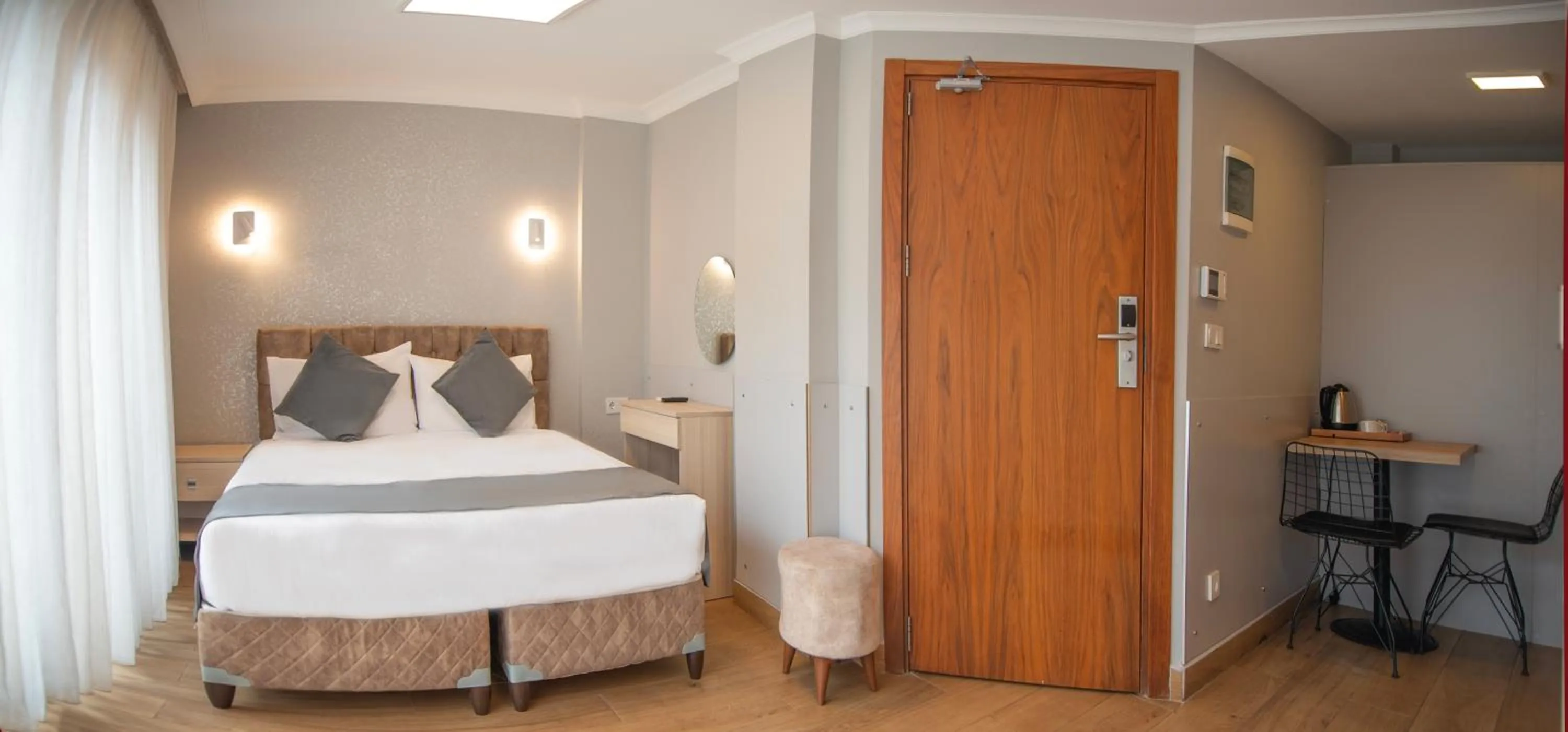 Photo of the whole room, Bed in Seven Studıos Sultanahmet