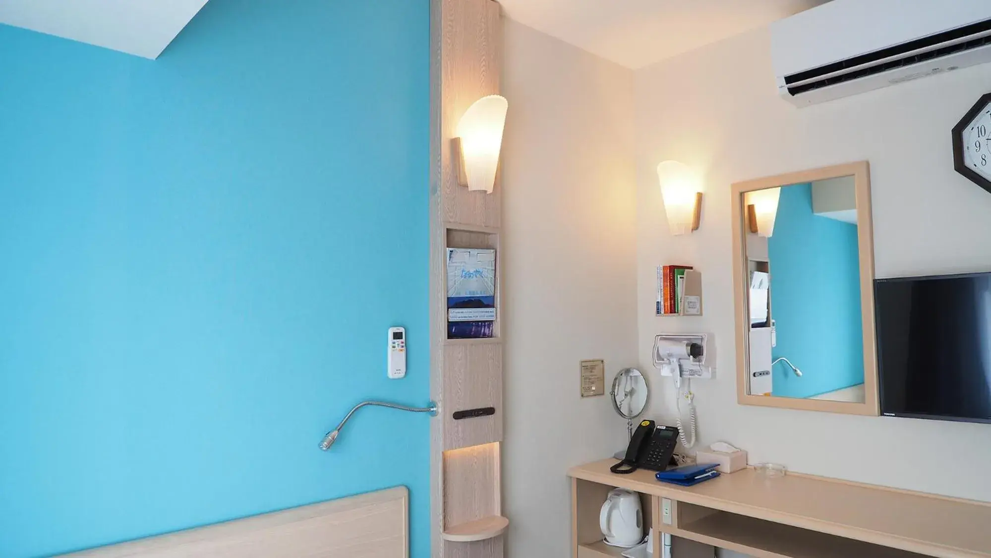 Photo of the whole room in Toyoko Inn Yokohama Shiei-chikatetsu Center Minami-eki Photo of the whole room in Toyoko Inn Yokohama Shiei-chikatetsu Center Minami-eki