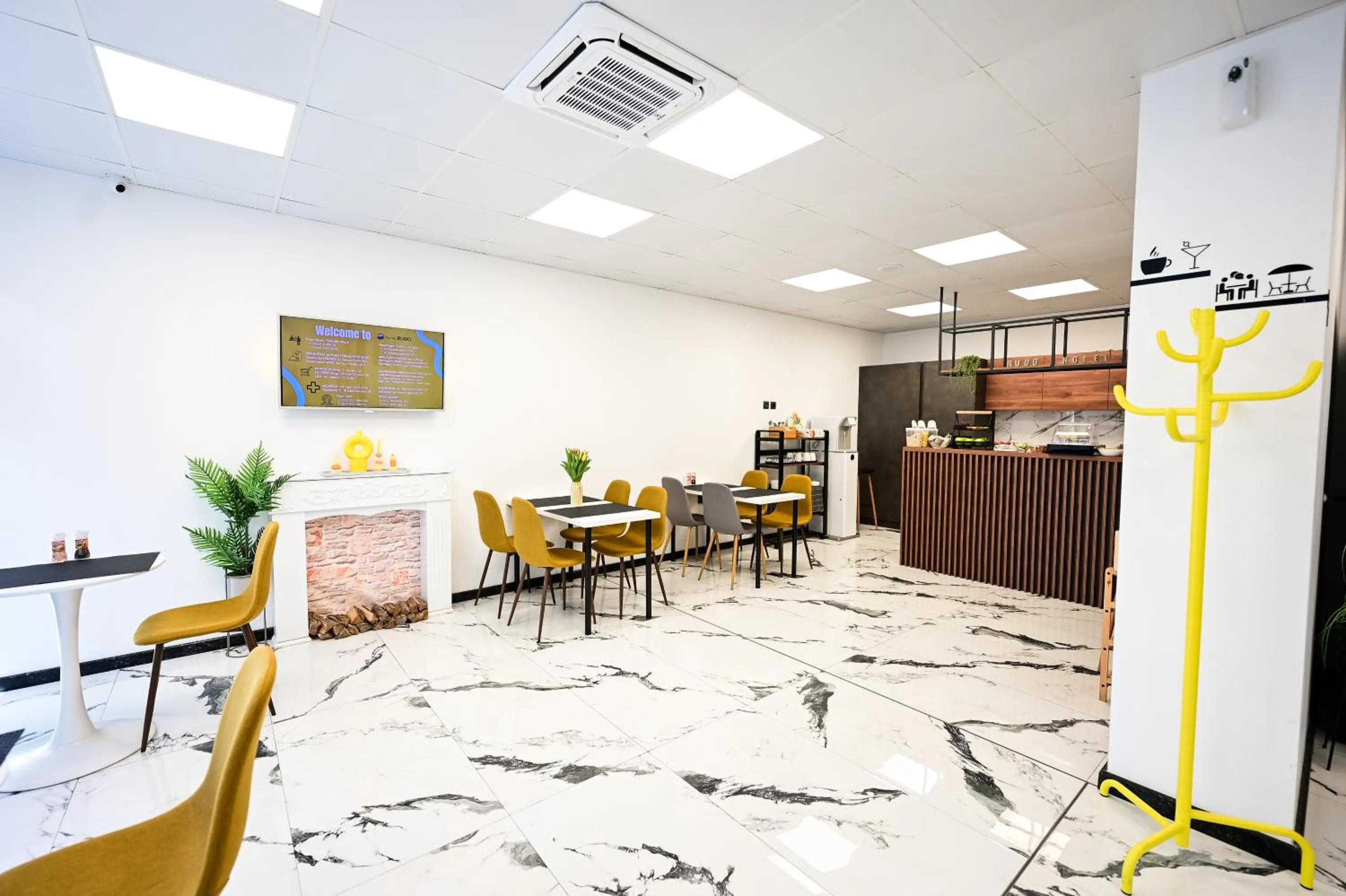 Restaurant/places to eat in RUBO Hotel