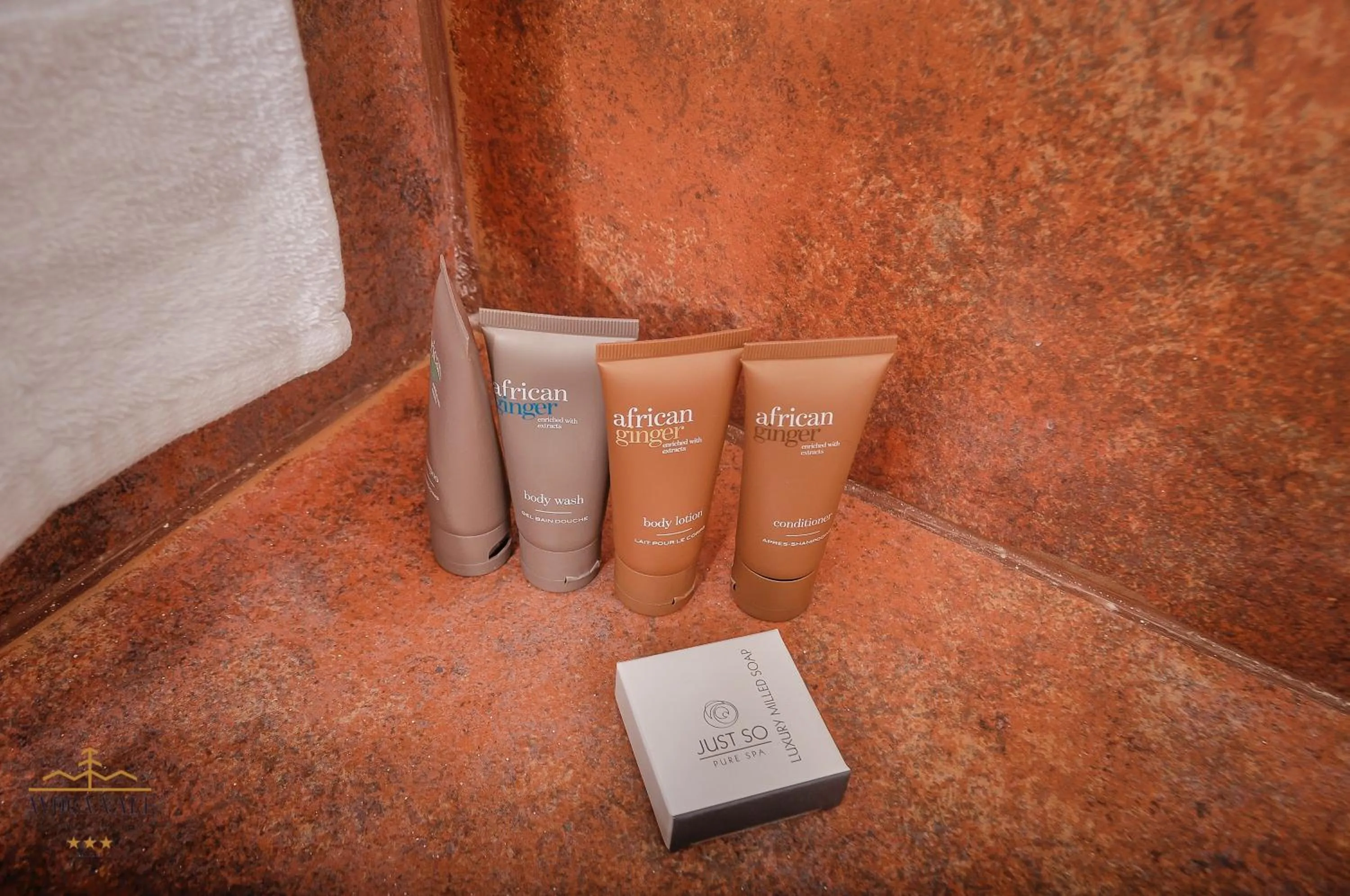 Bathroom in Avoca Vale Country Hotel