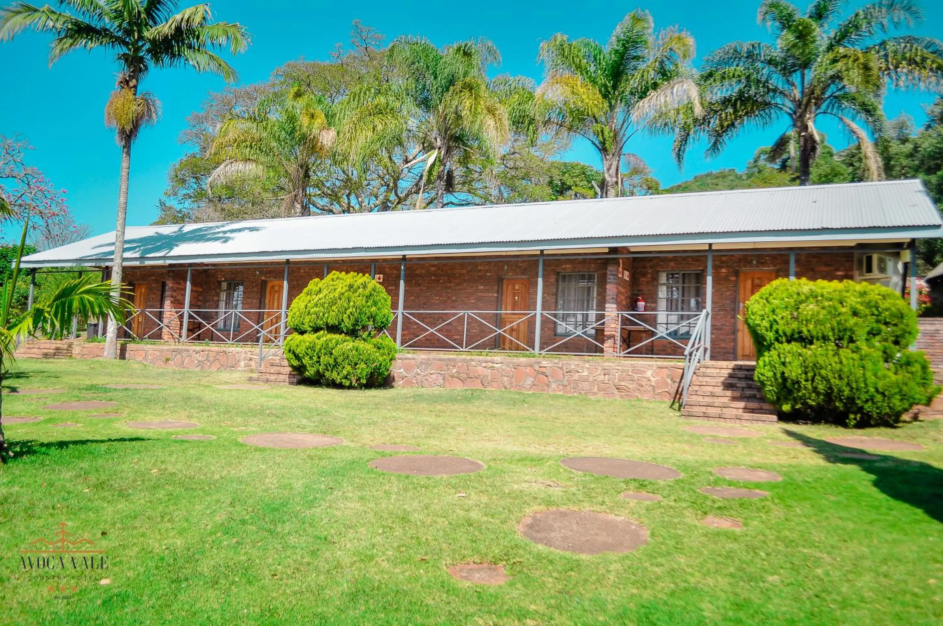 Property building in Avoca Vale Country Hotel
