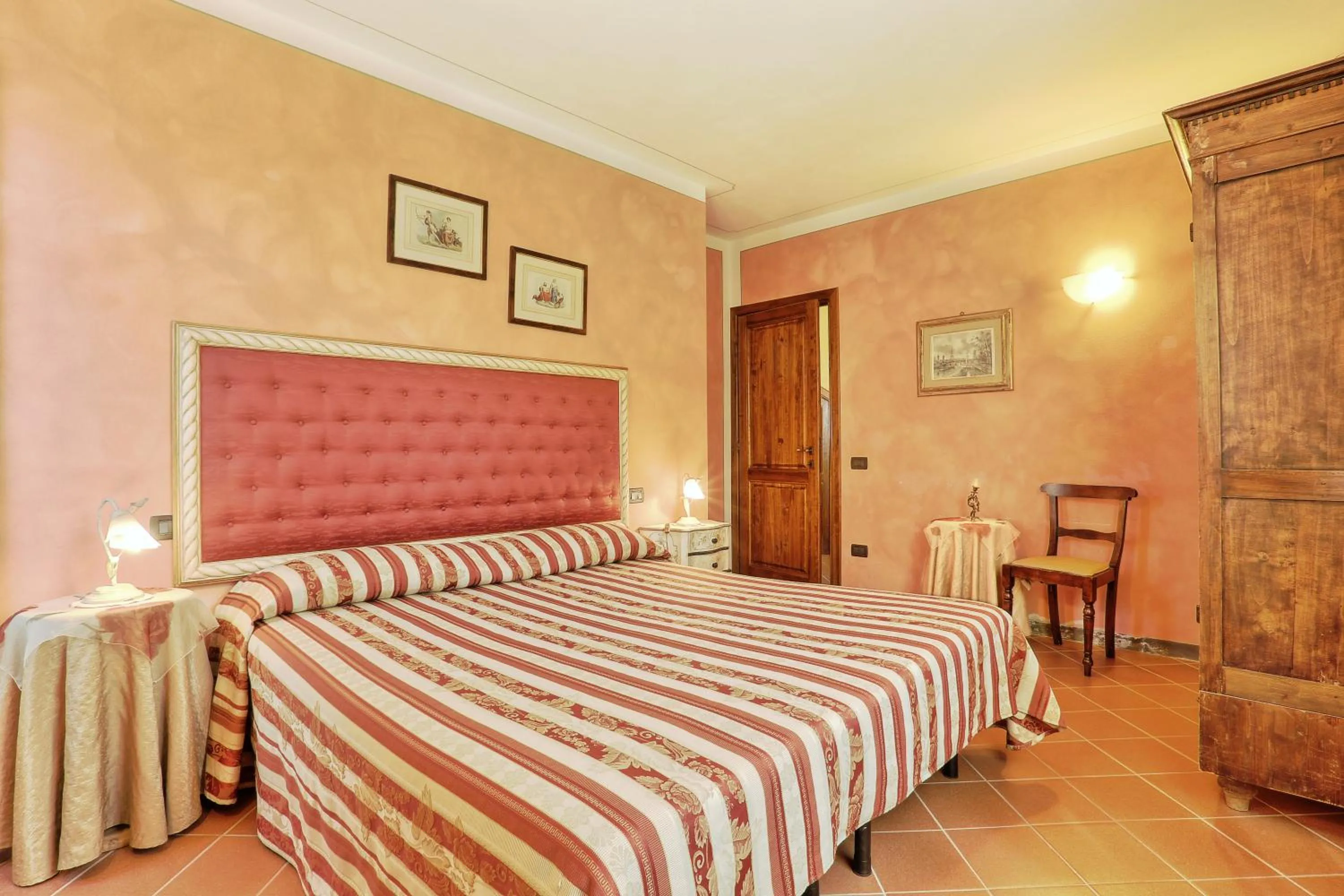 Photo of the whole room, Bed in Villa Antica Sosta Renai
