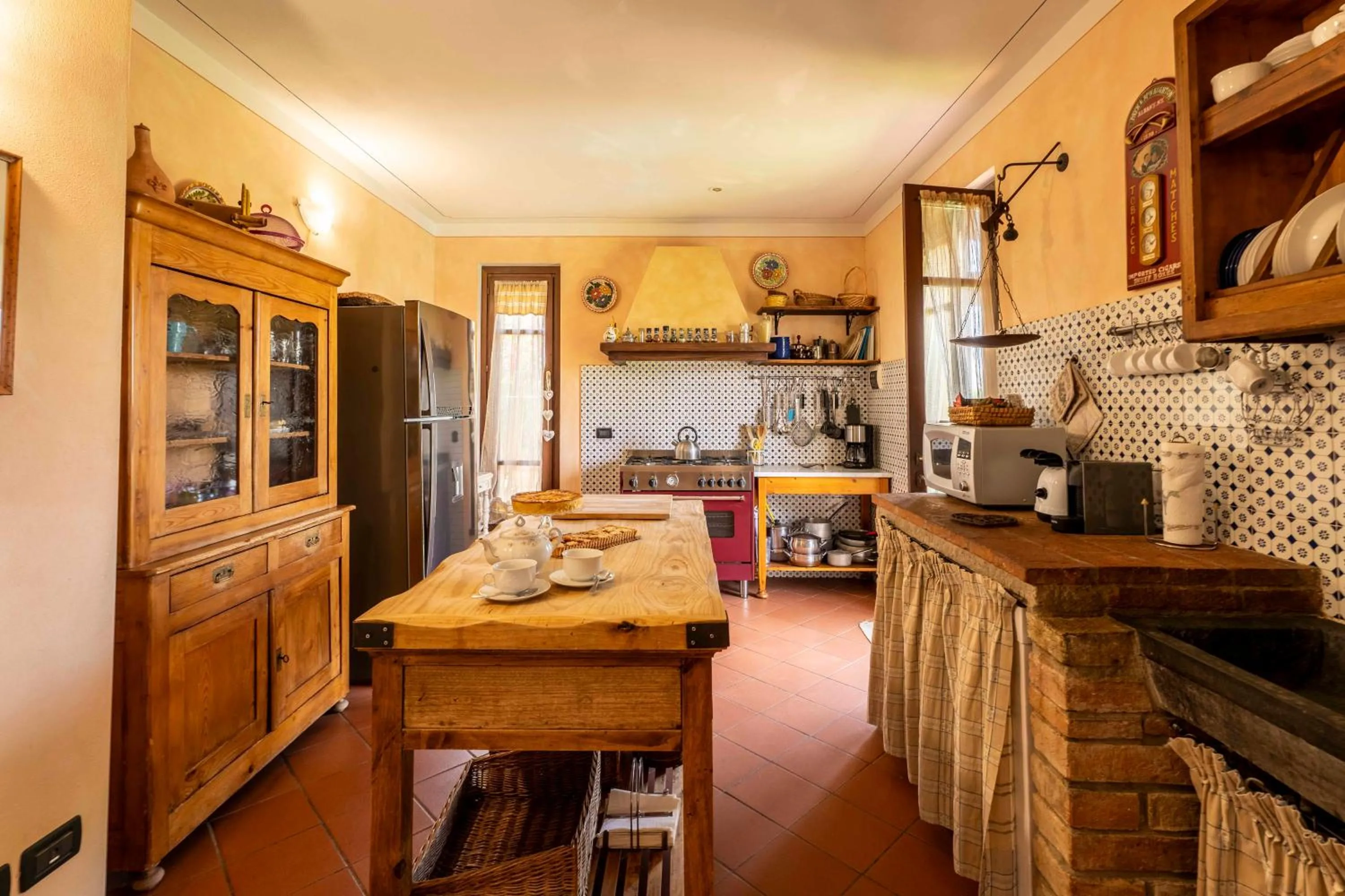 Kitchen or kitchenette in Villa Antica Sosta Renai