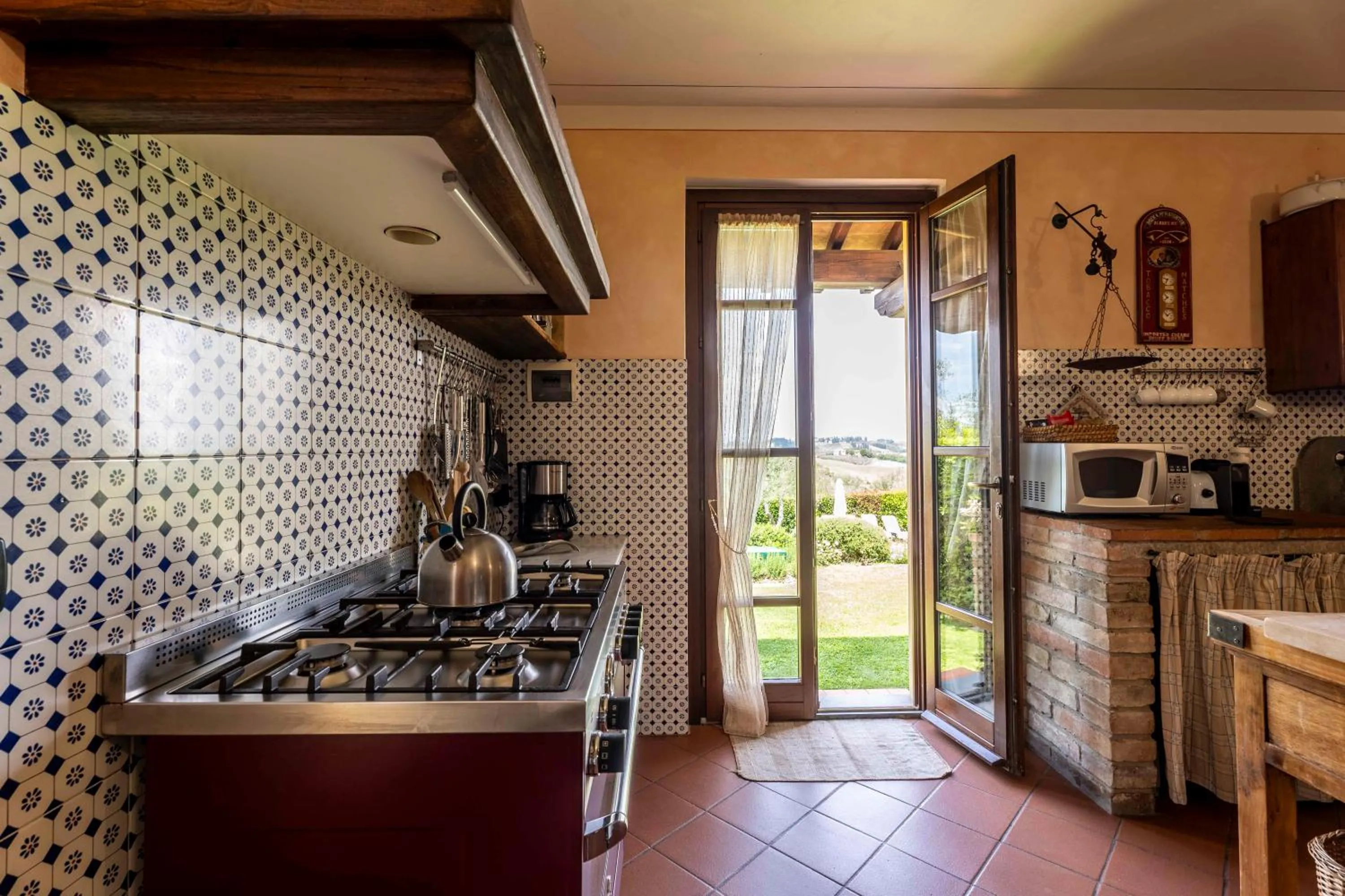 Kitchen or kitchenette in Villa Antica Sosta Renai