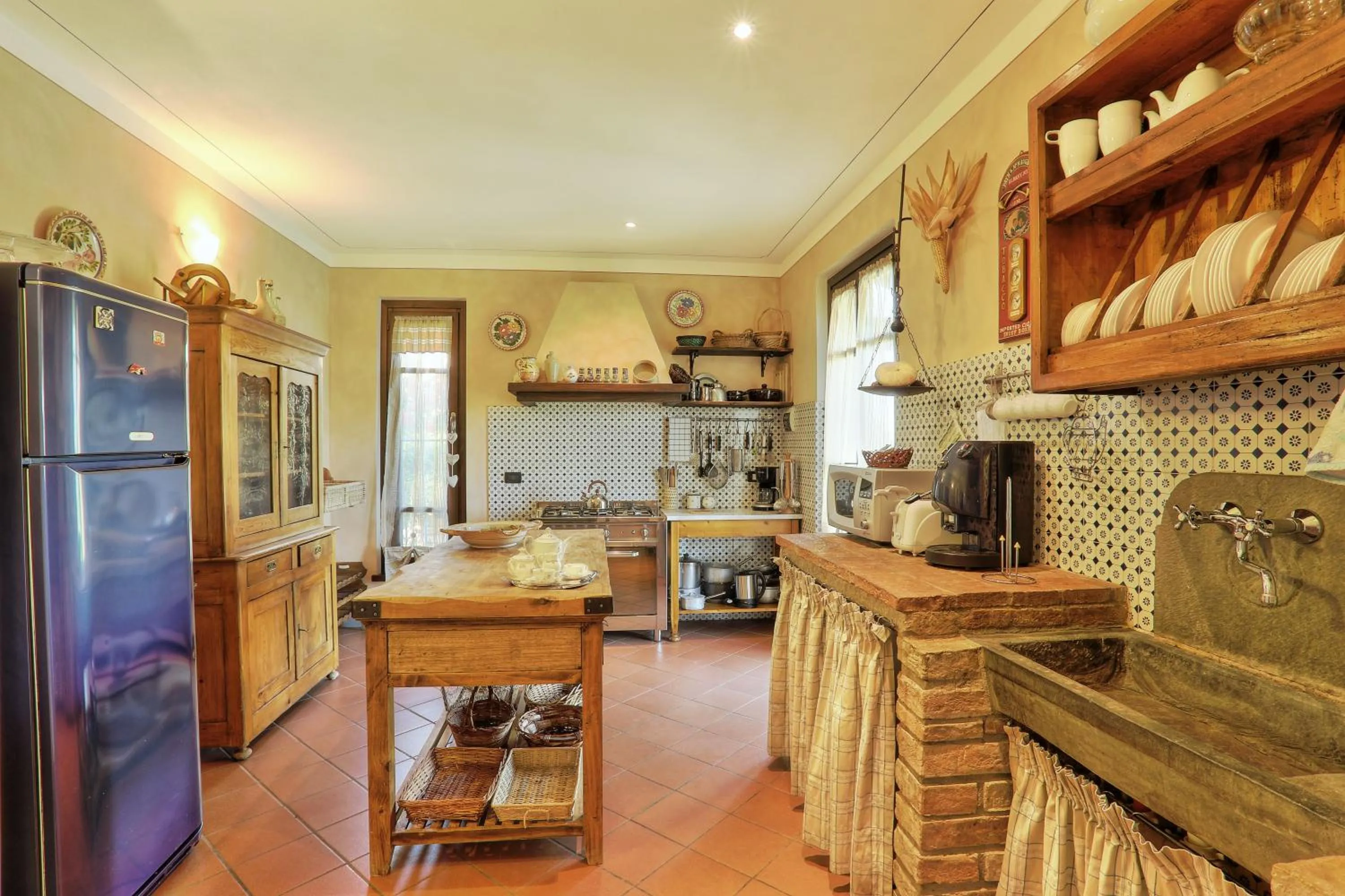 Kitchen or kitchenette in Villa Antica Sosta Renai