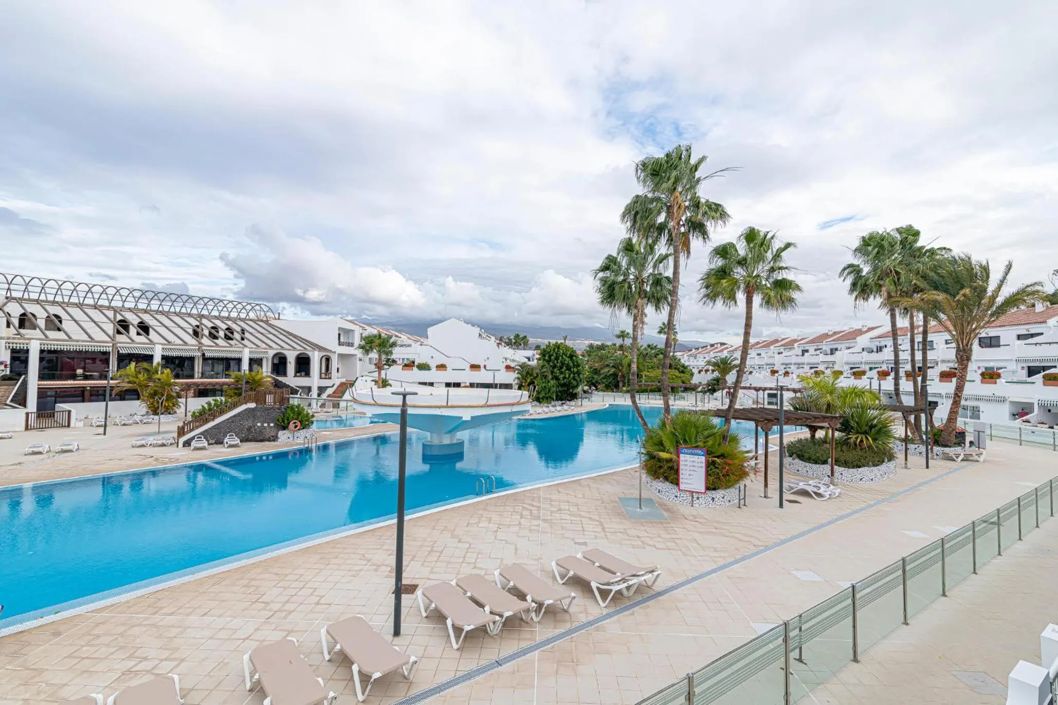 Pool view in Parque Don José 2 habitaciones