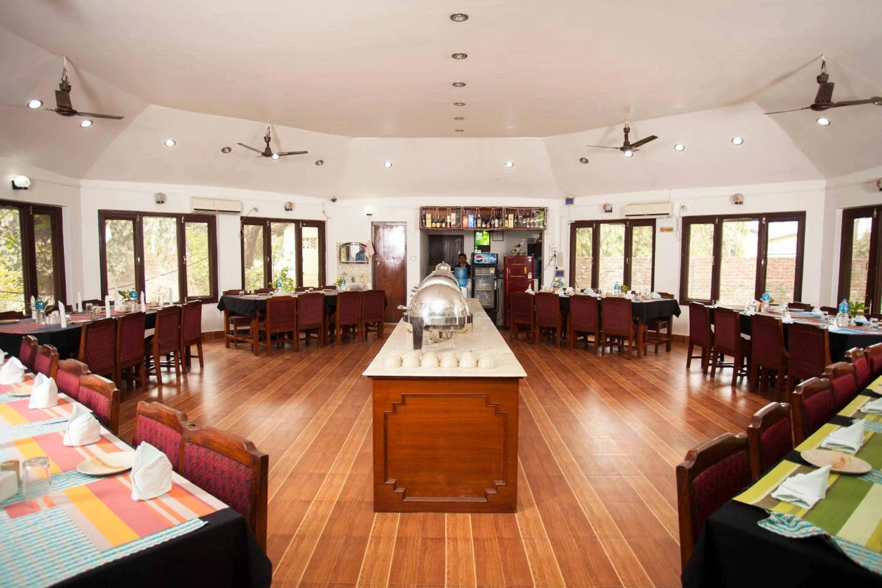 Restaurant/places to eat in Jungle Safari Resort