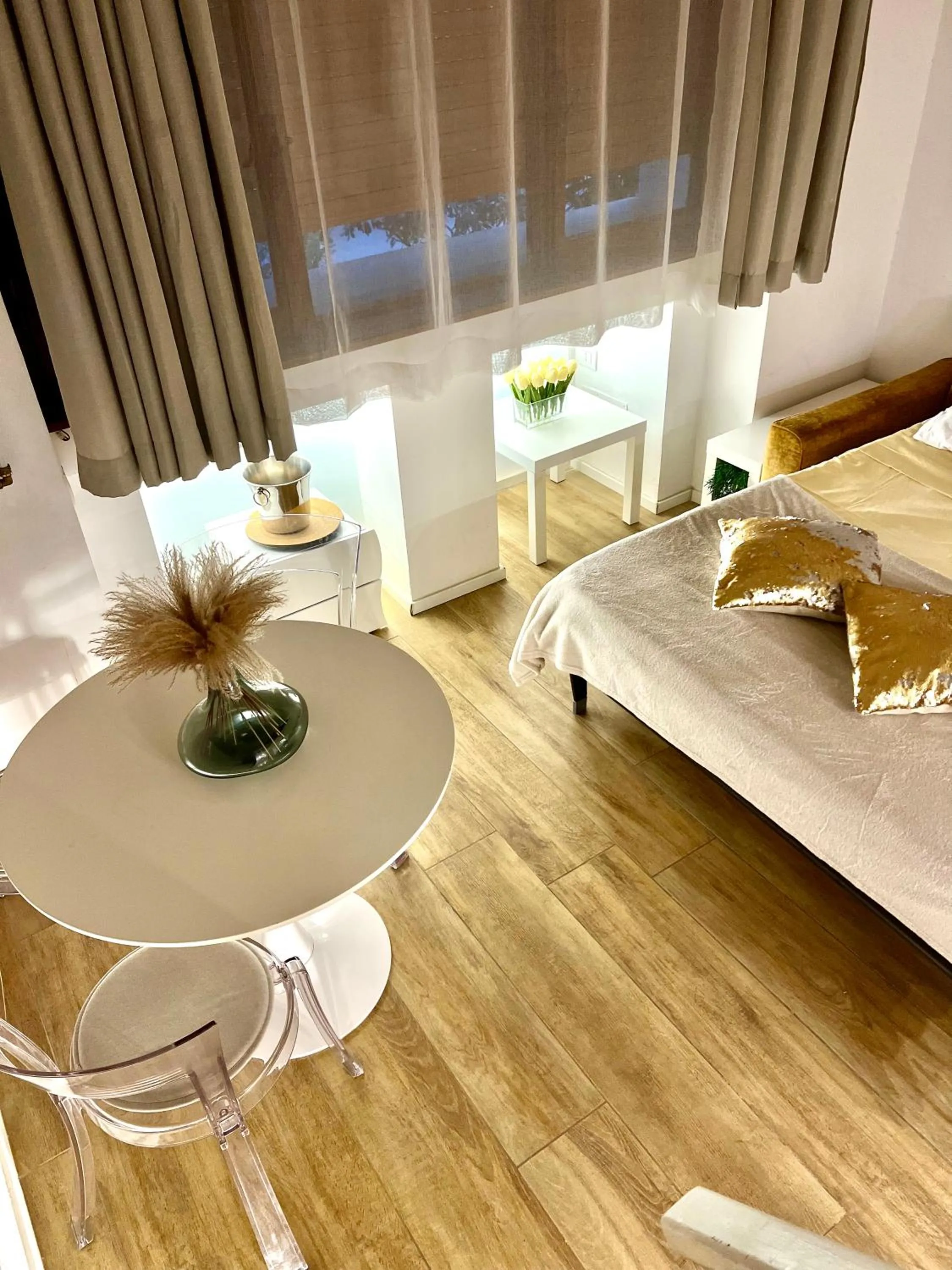 Modern Mini Loft Fleming