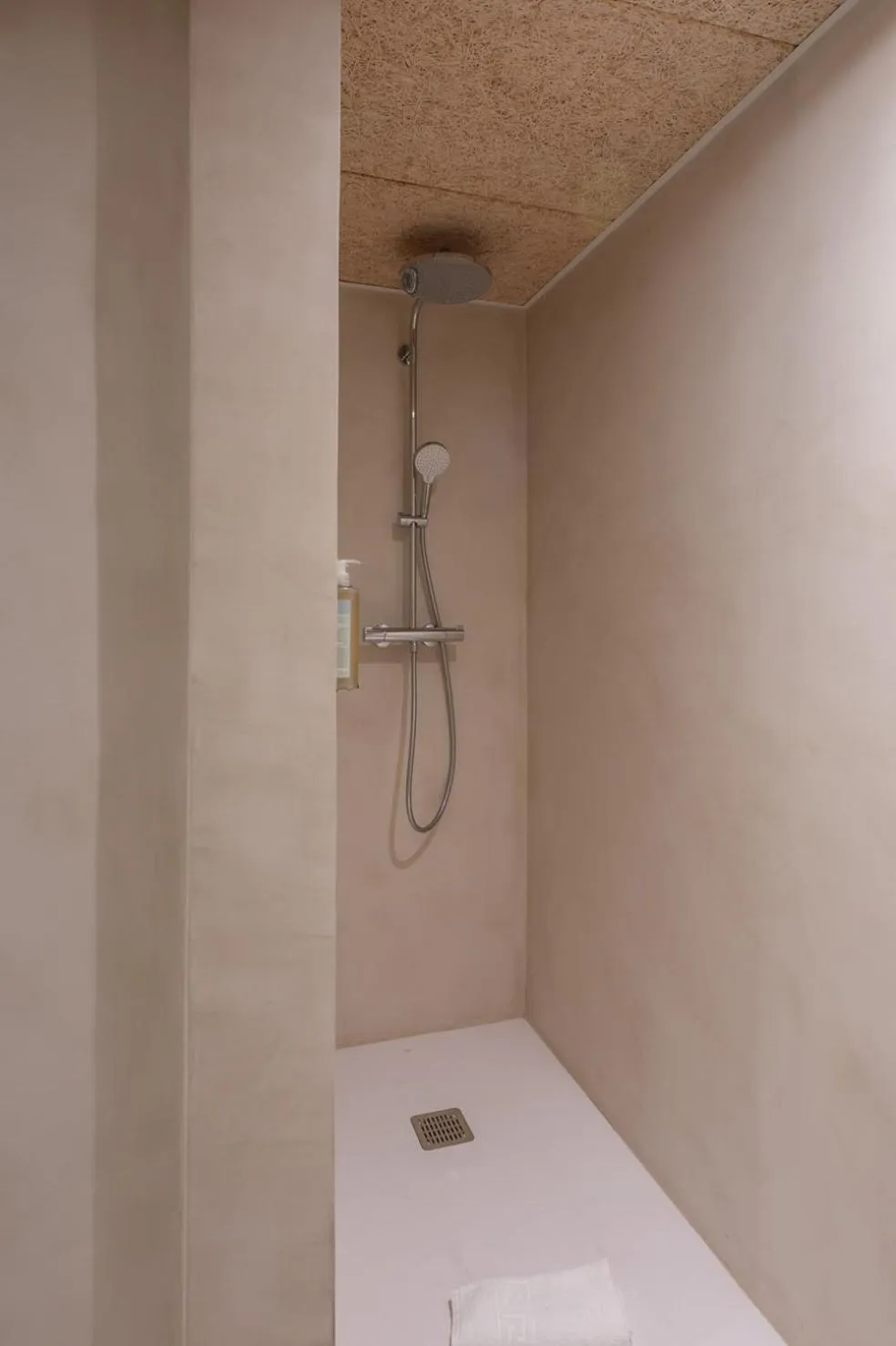 Shower in Hostal Es Niu de Tamariu