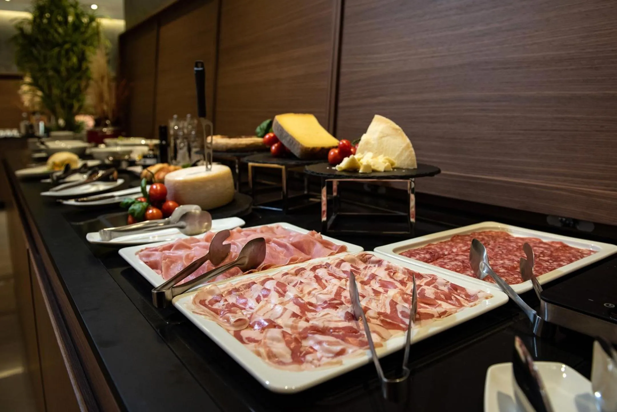 Food and drinks in Gold Tower Lifestyle Hotel