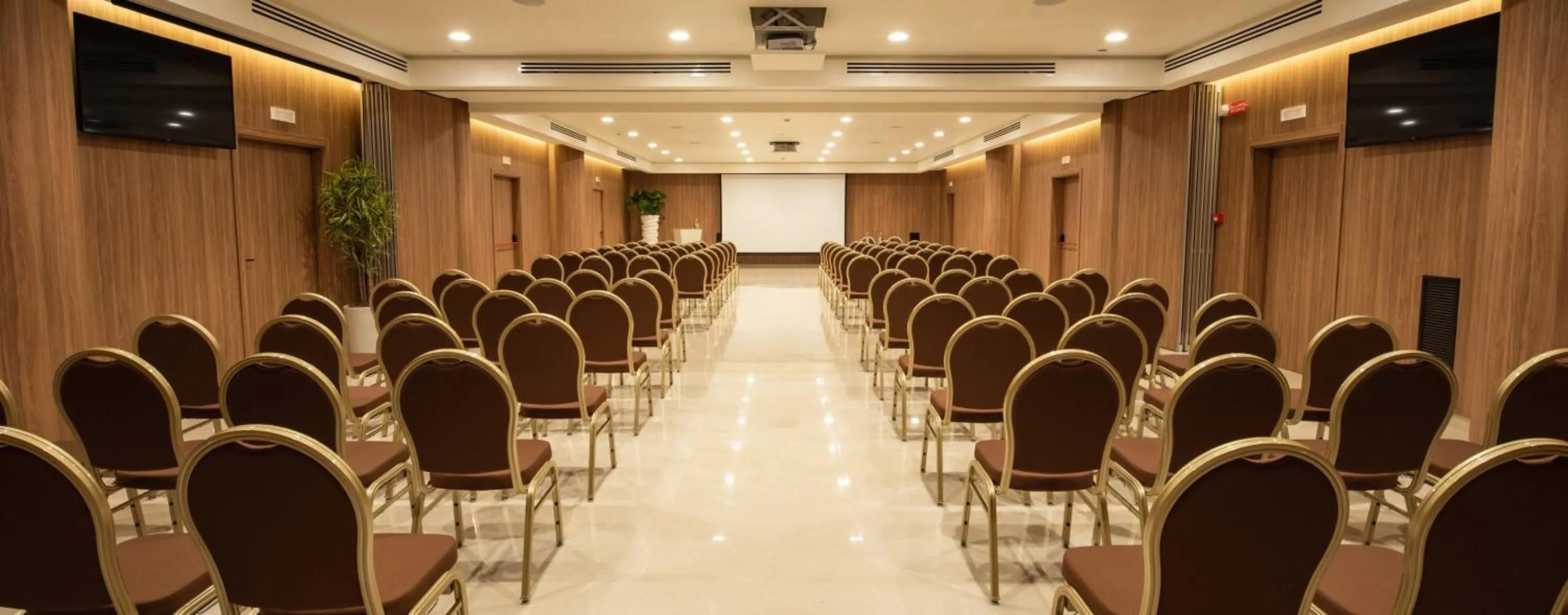 Business facilities in Gold Tower Lifestyle Hotel