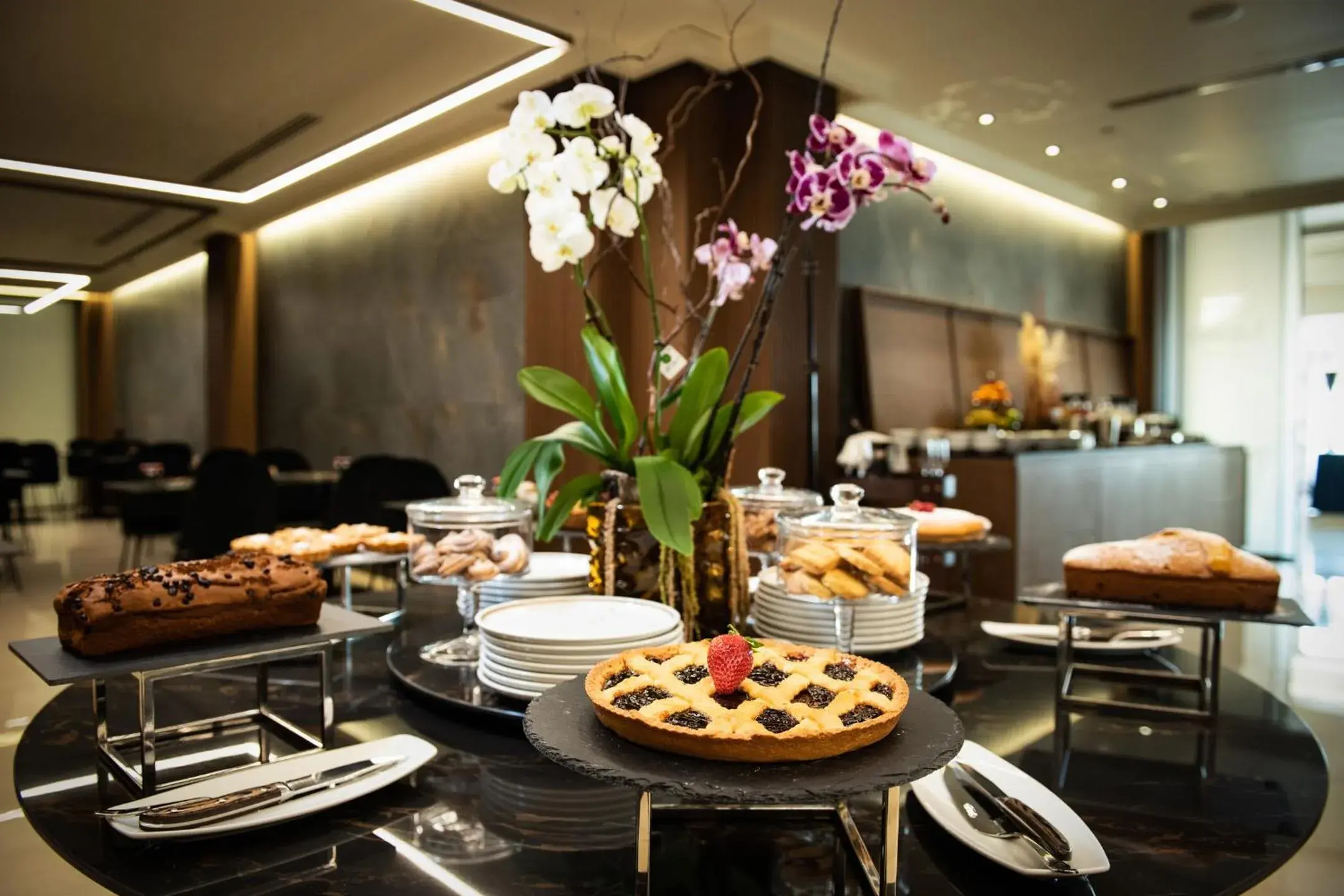 Restaurant/places to eat in Gold Tower Lifestyle Hotel Restaurant/places to eat in Gold Tower Lifestyle Hotel