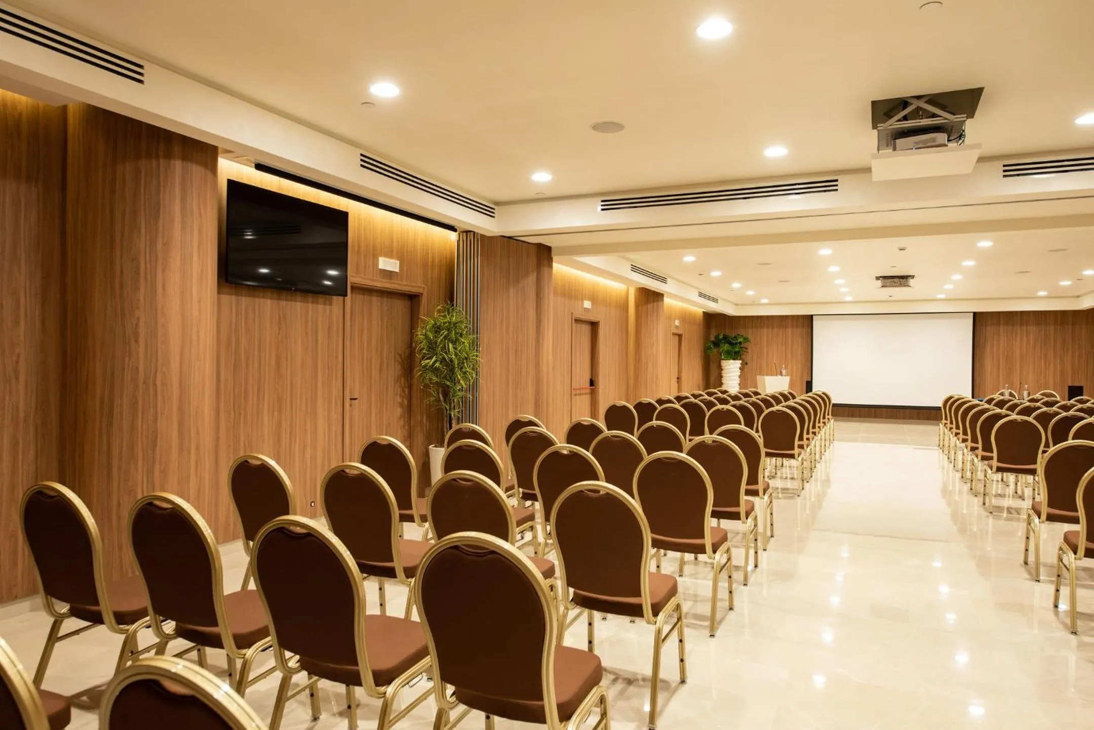 Business facilities in Gold Tower Lifestyle Hotel