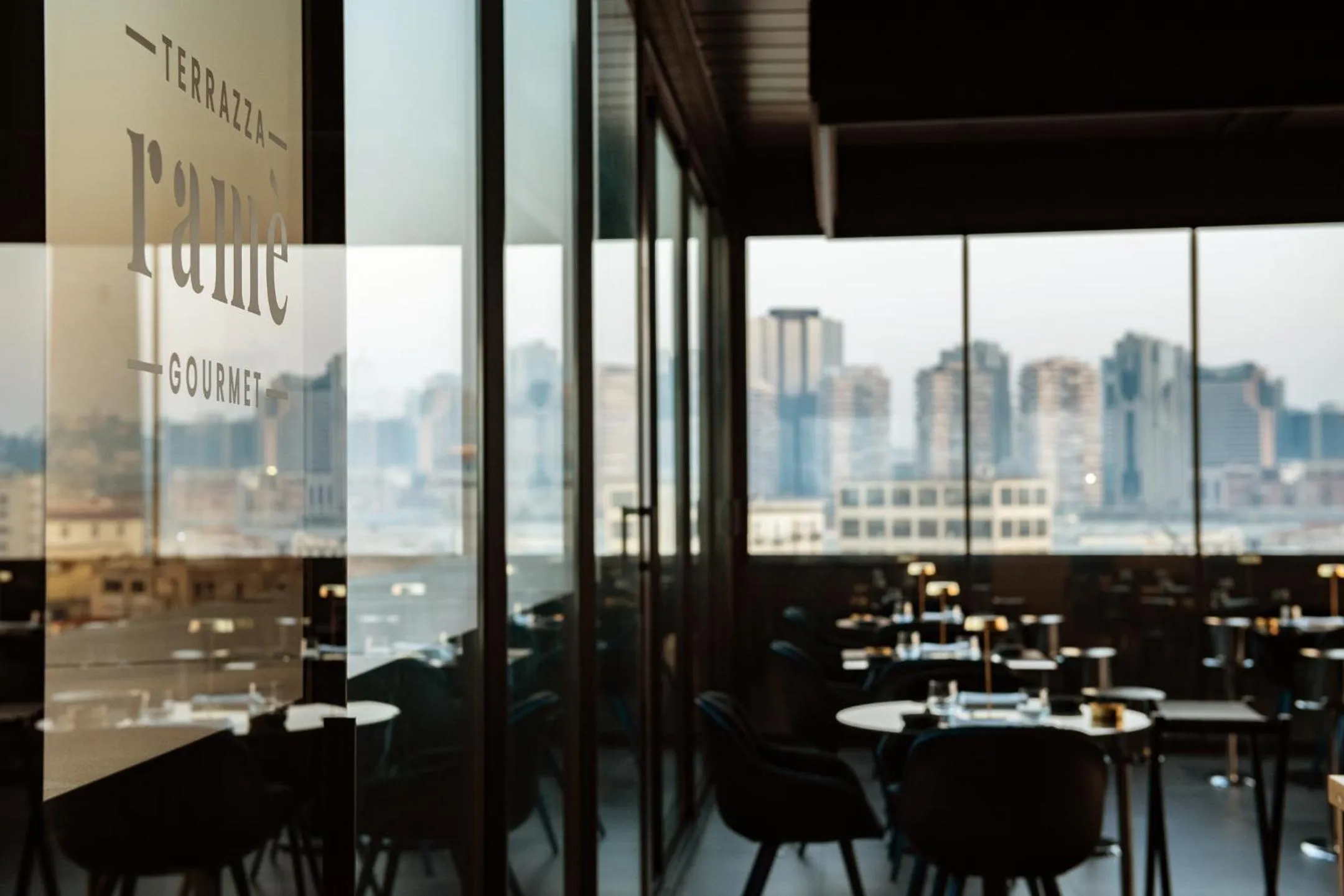 Restaurant/places to eat in Gold Tower Lifestyle Hotel