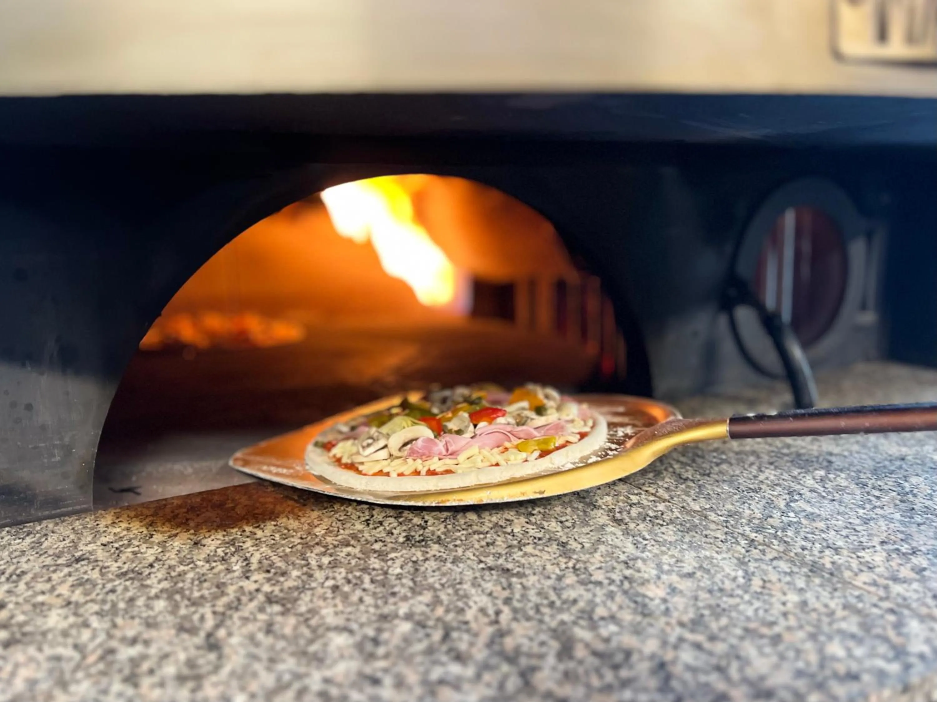 Restaurant/places to eat in Hôtel de charme la Poste