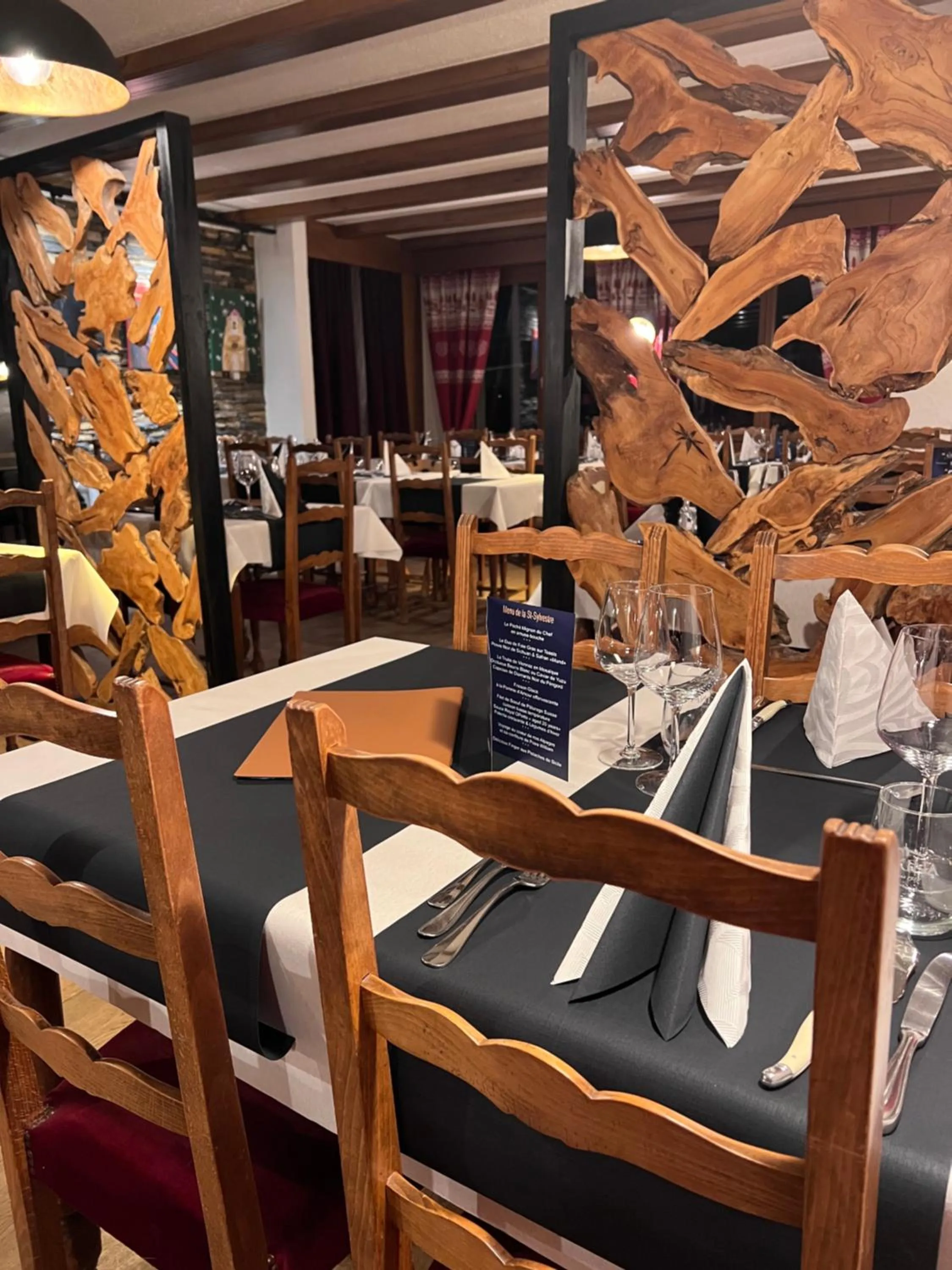 Restaurant/places to eat in Hôtel de charme la Poste