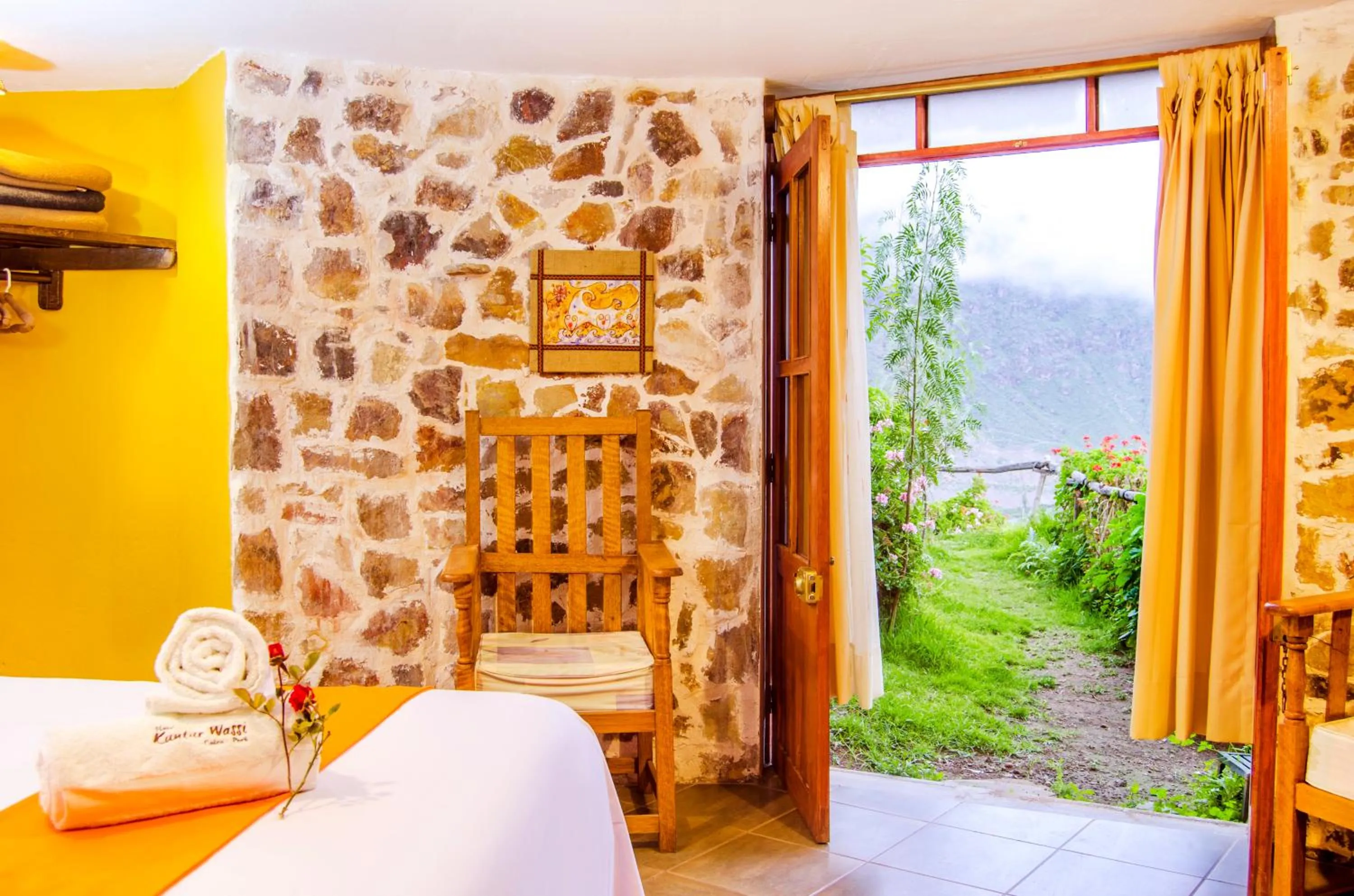 Bedroom, Bed in Hotel Kuntur Wassi