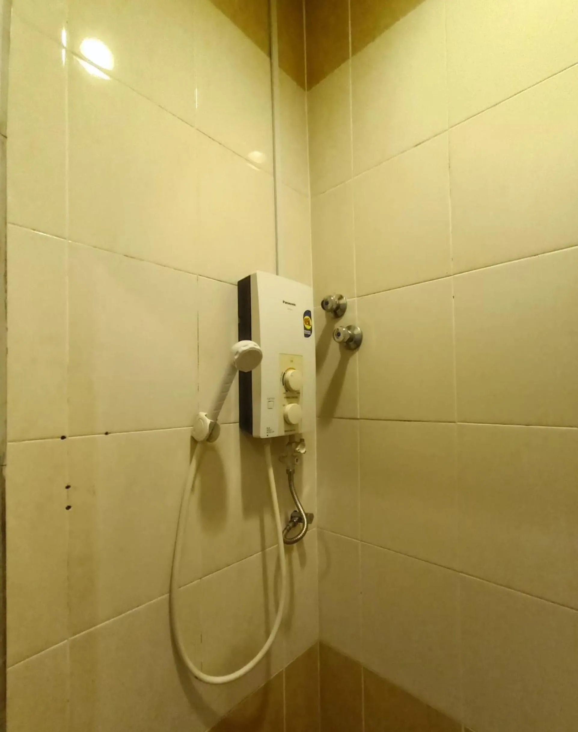 Shower in CK Hotel - Self Check In