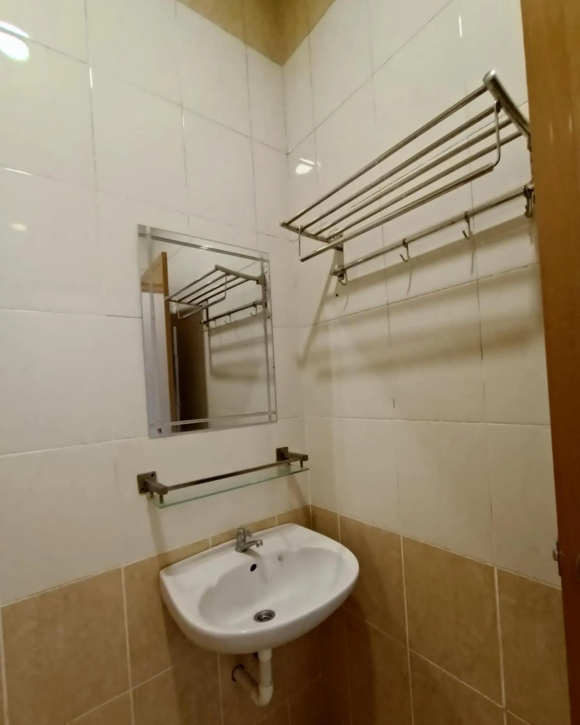 Shower in CK Hotel - Self Check In