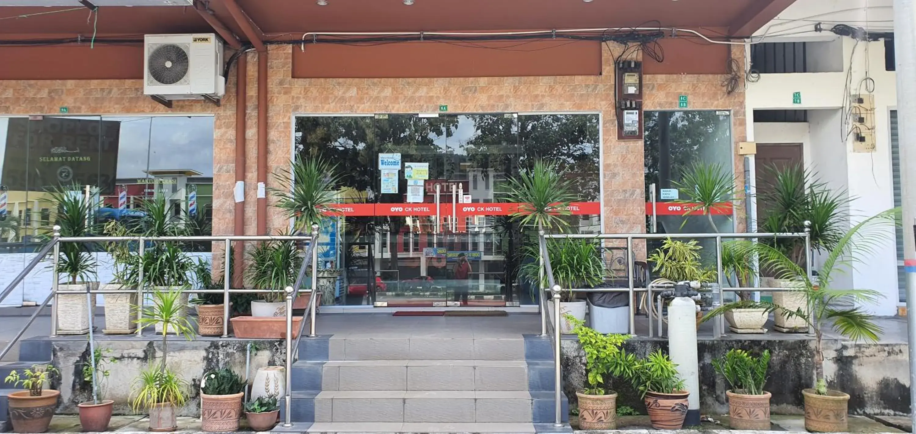 Facade/entrance in CK Hotel Facade/entrance in CK Hotel