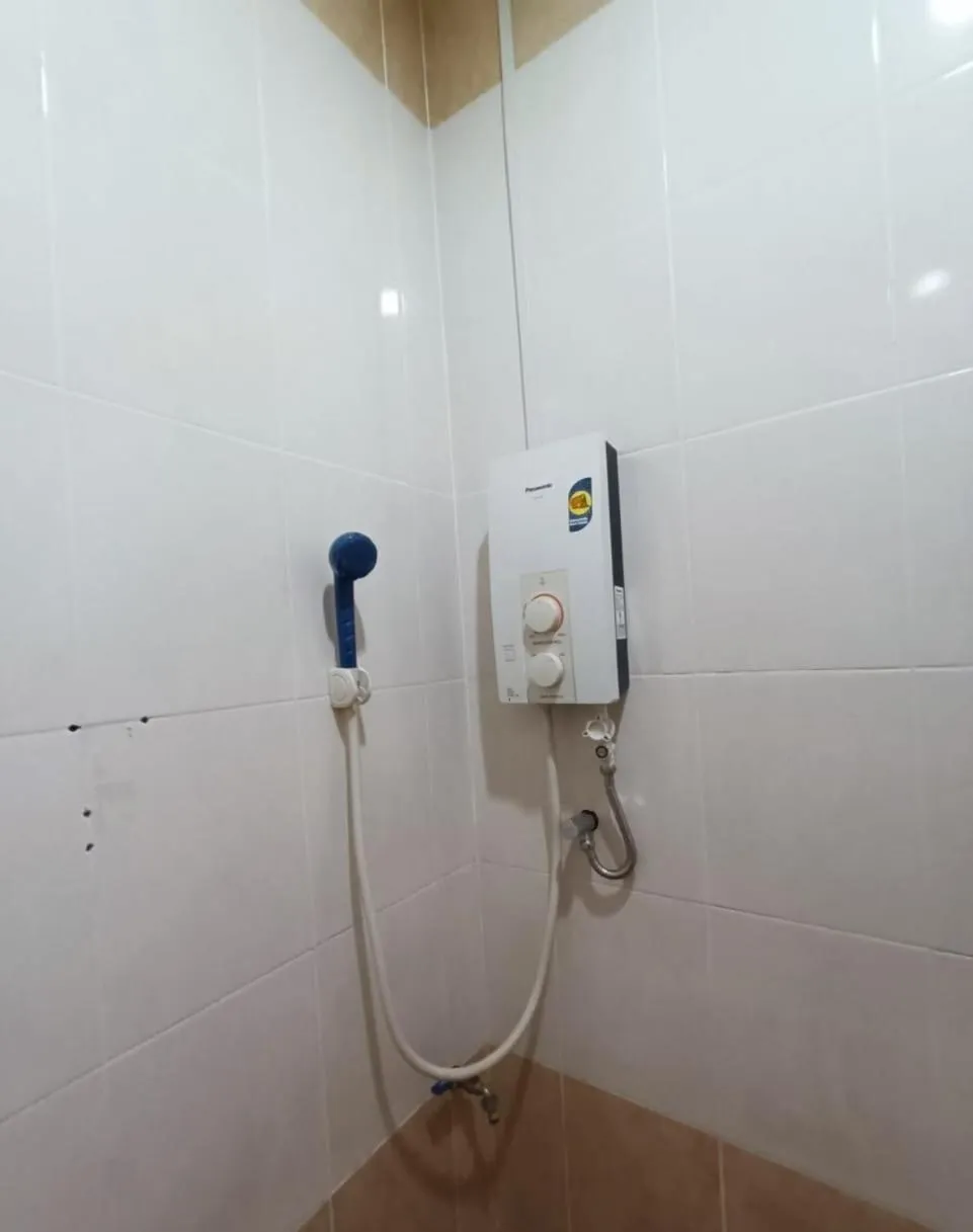 Shower in CK Hotel - Self Check In