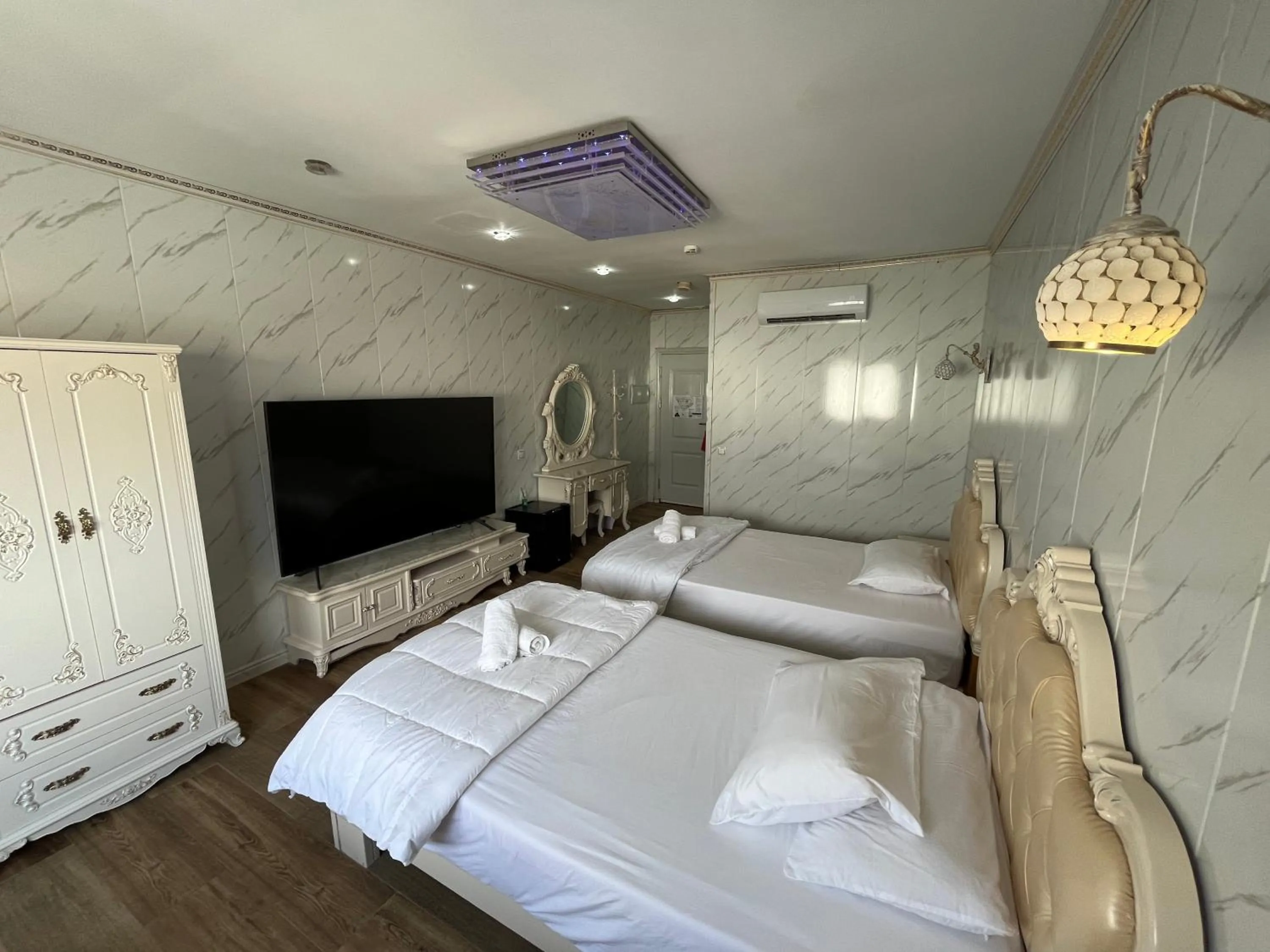 Bed in HOTEL AVIACIOn