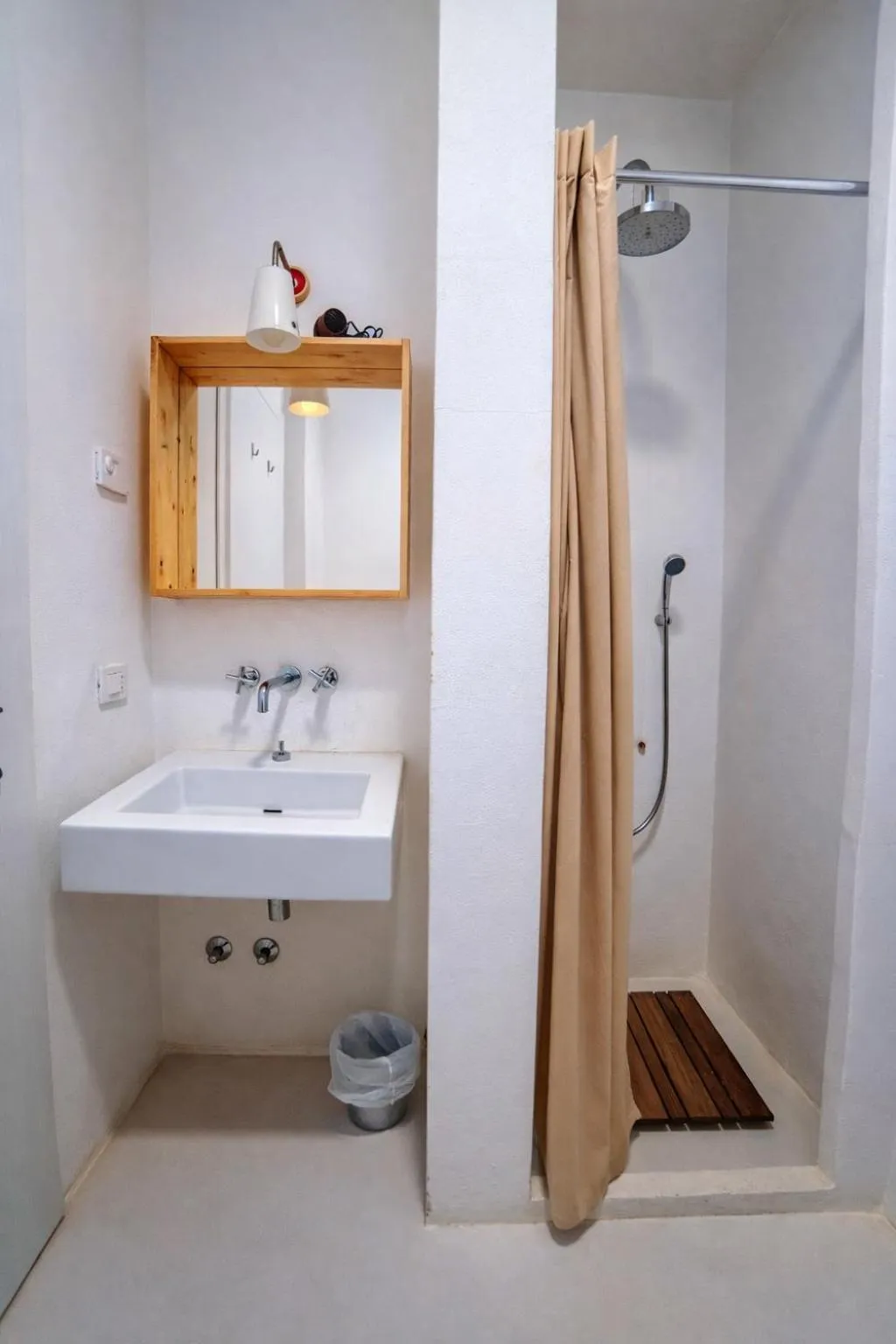 Shower in Ostello Bello Assisi Bevagna