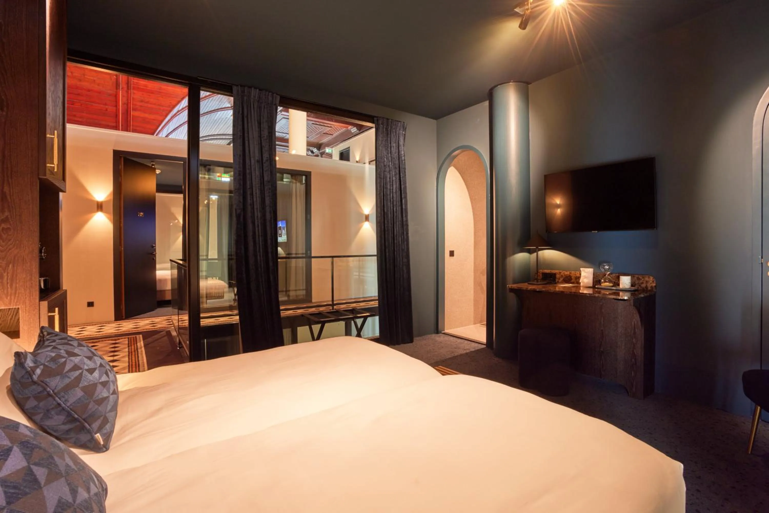 Bed in Heavens Hotel