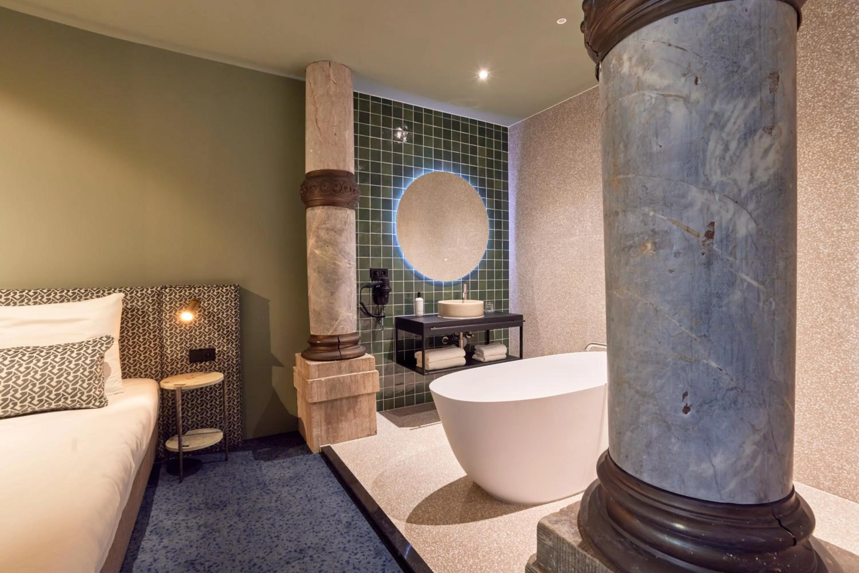 Bath in Heavens Hotel