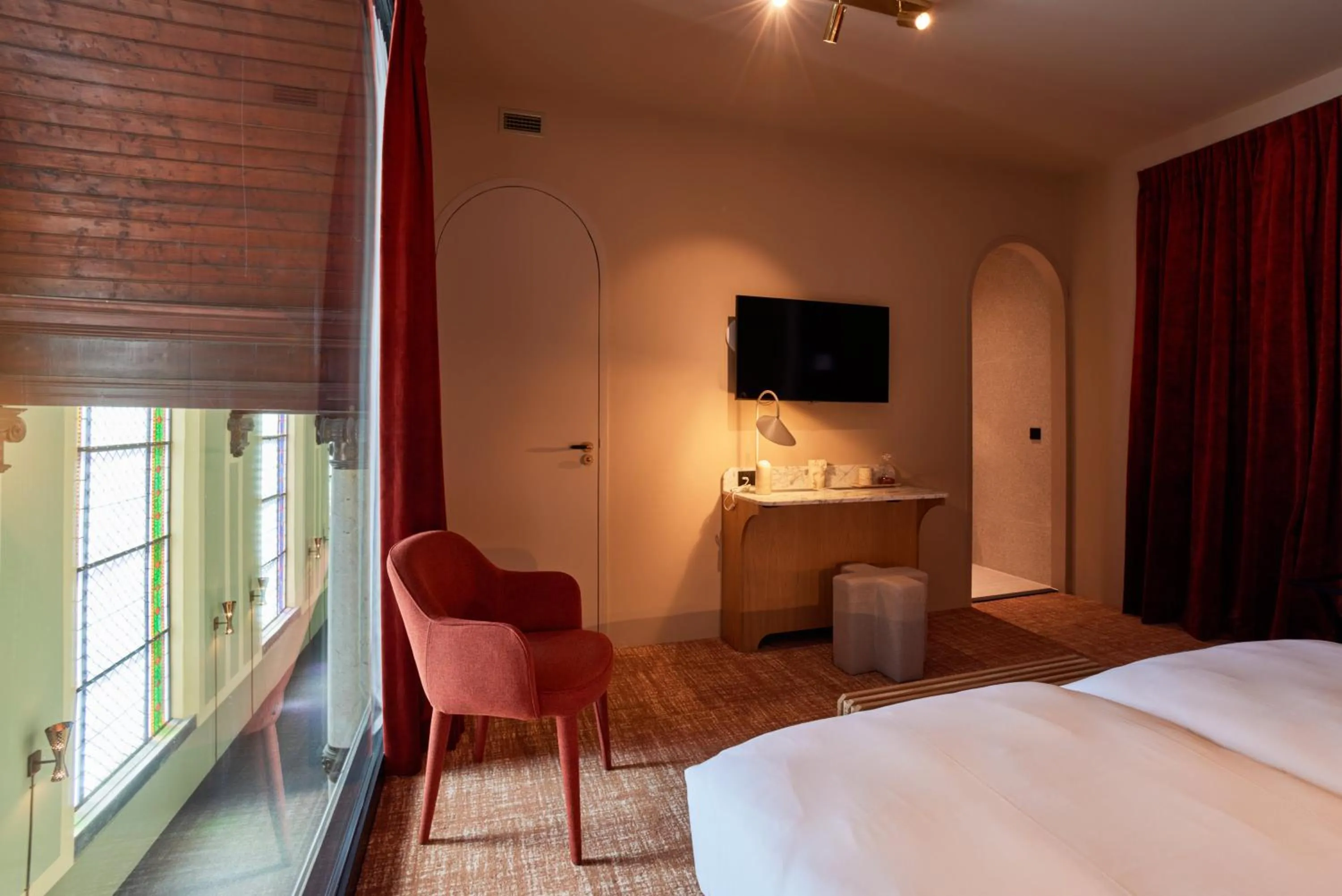 TV and multimedia, Bed in Heavens Hotel