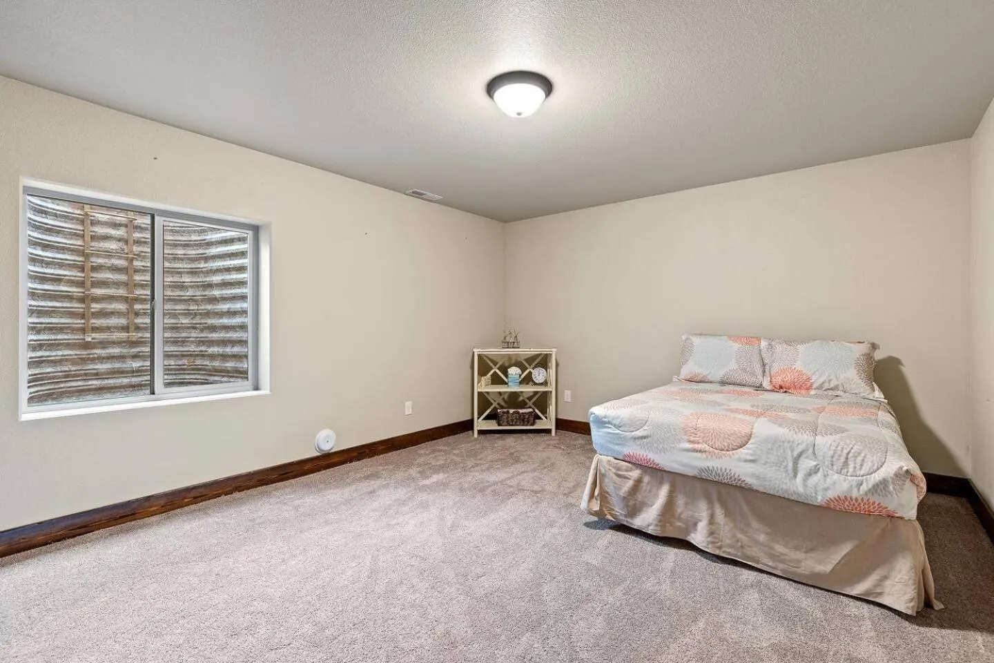 Bed in Larkspur Hills