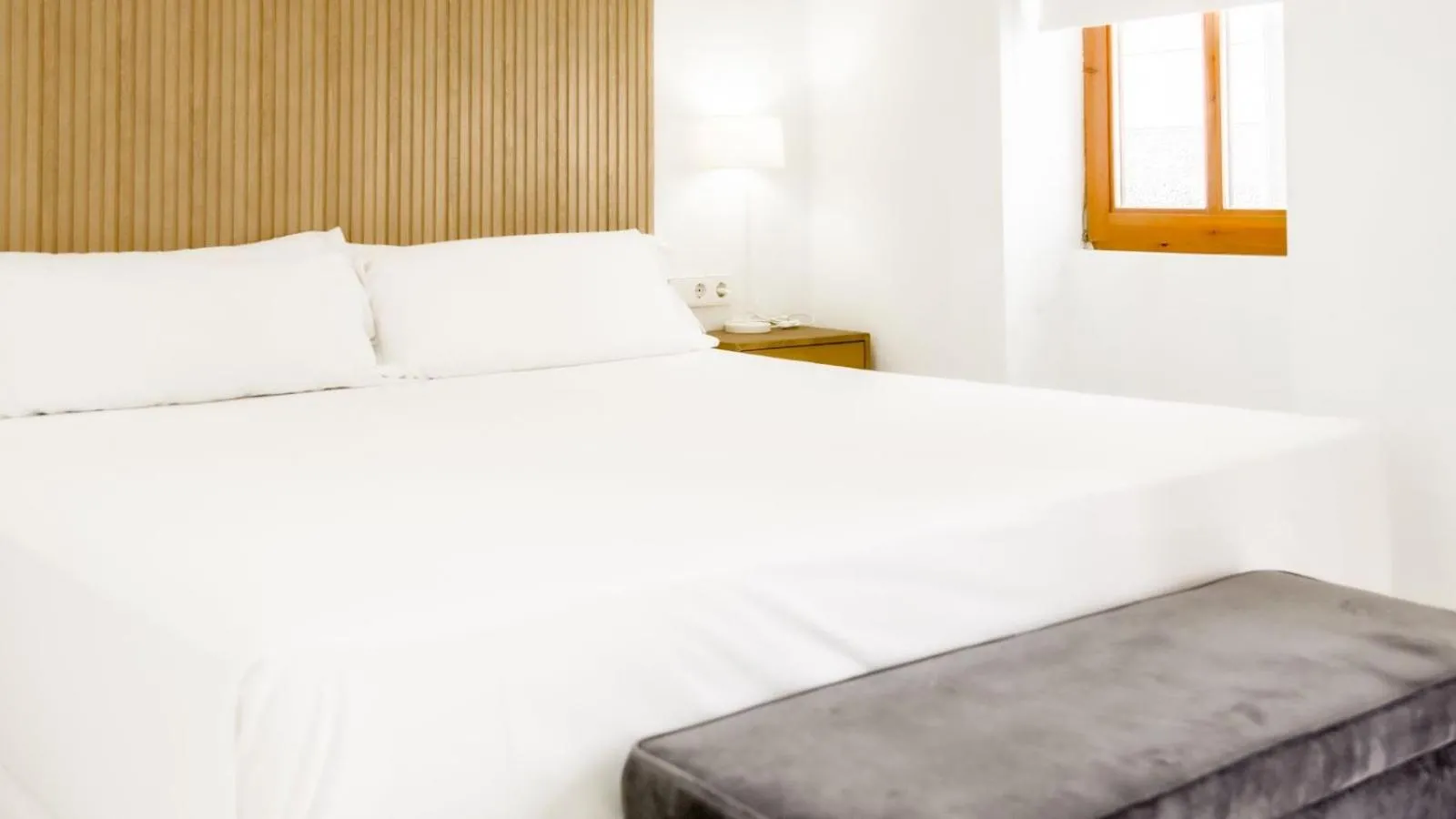 Catalina Suites Apartments Downtown Valencia