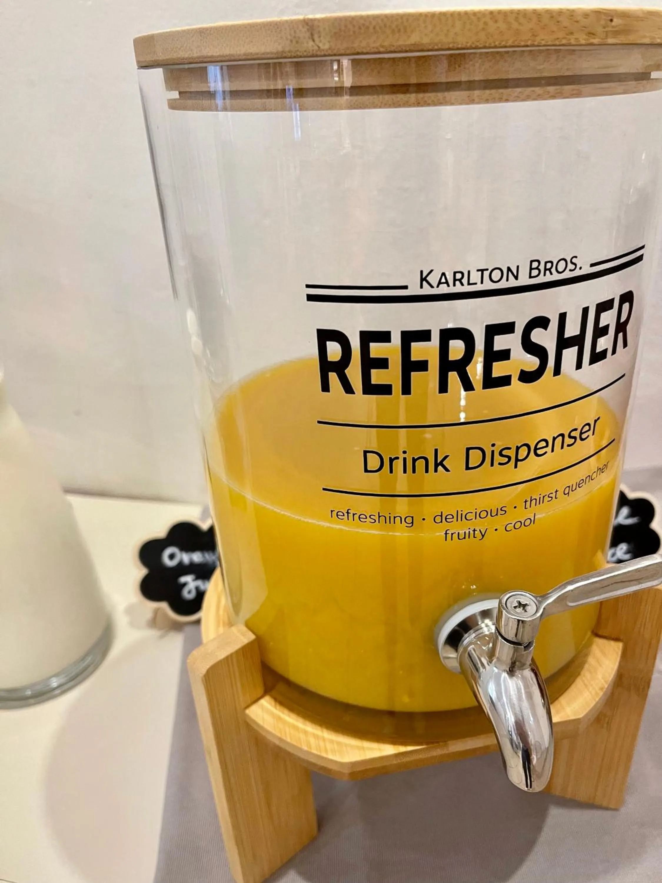 Buffet breakfast in Dan In'n Out