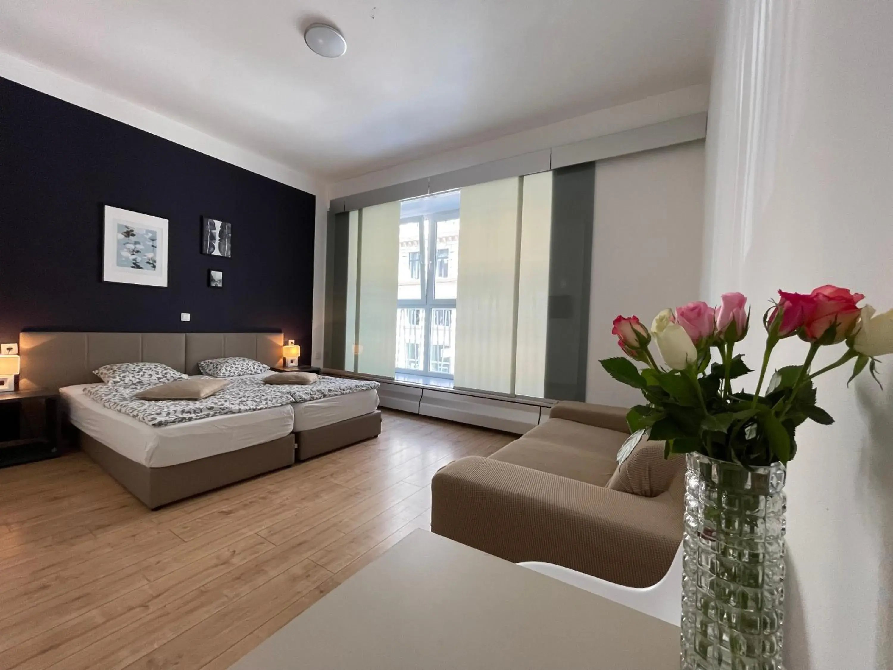 Dan In'n Out Dan In'n Out