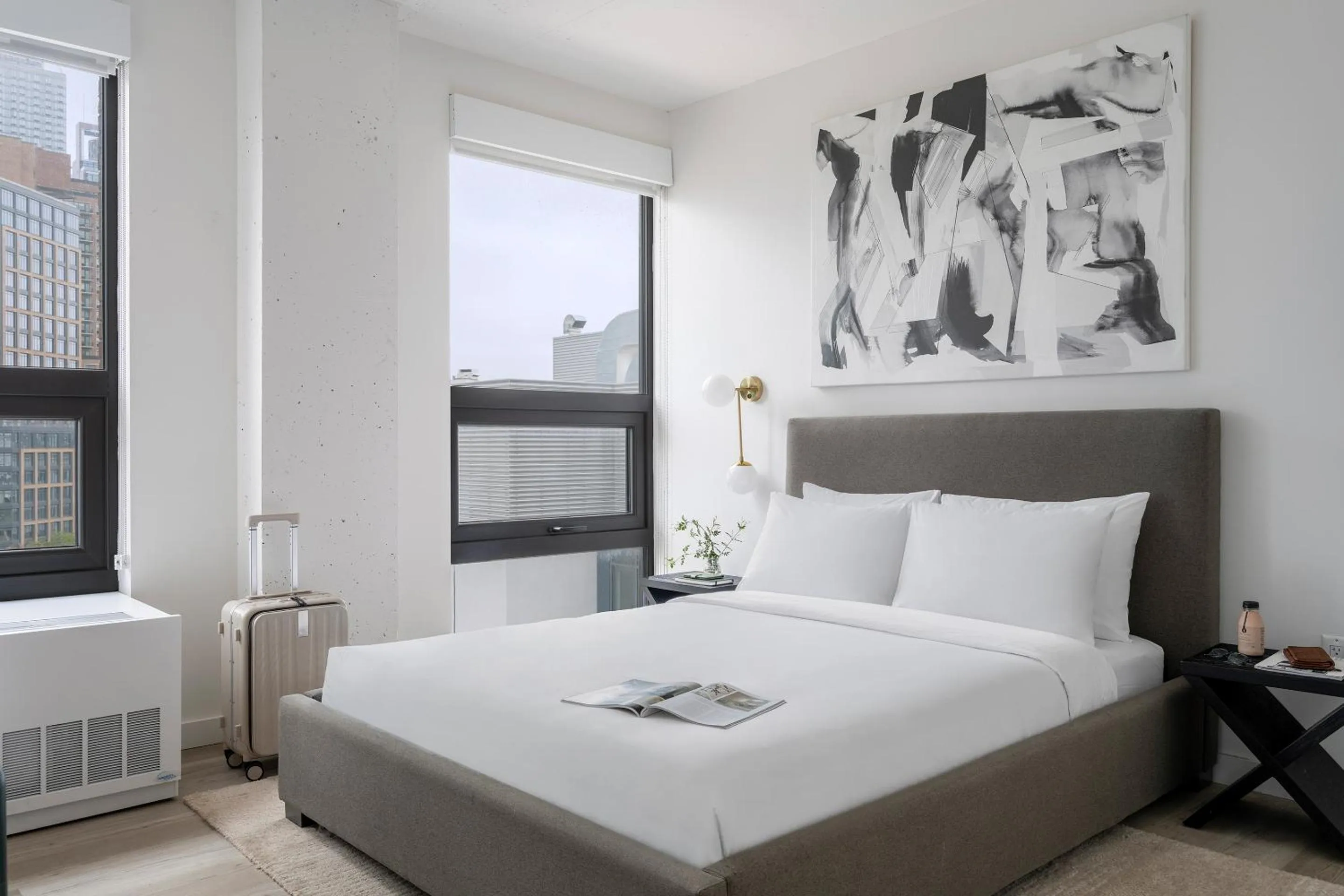 Bed in Sonder Court Square