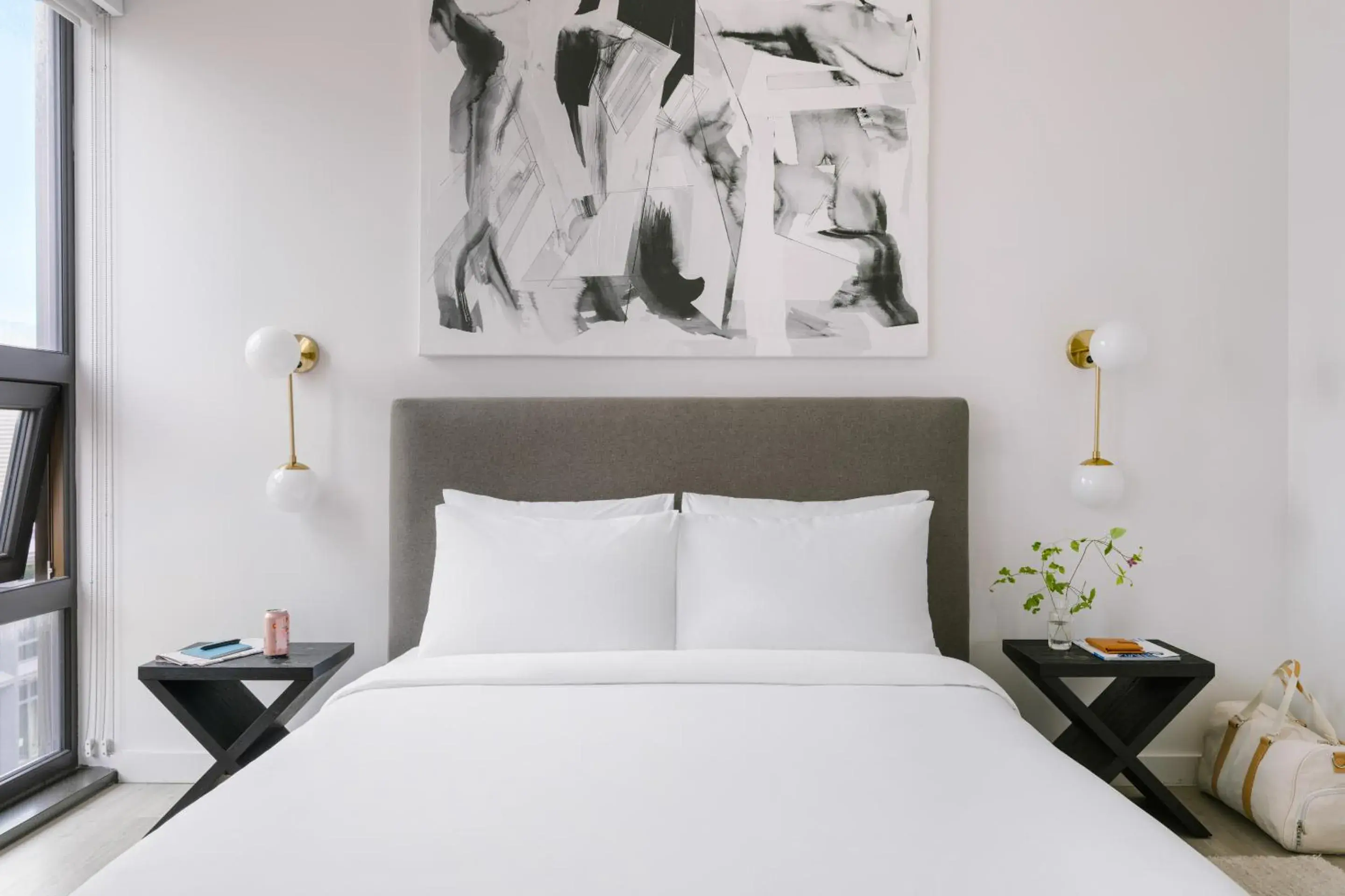 Bed in Sonder Court Square Bed in Sonder Court Square