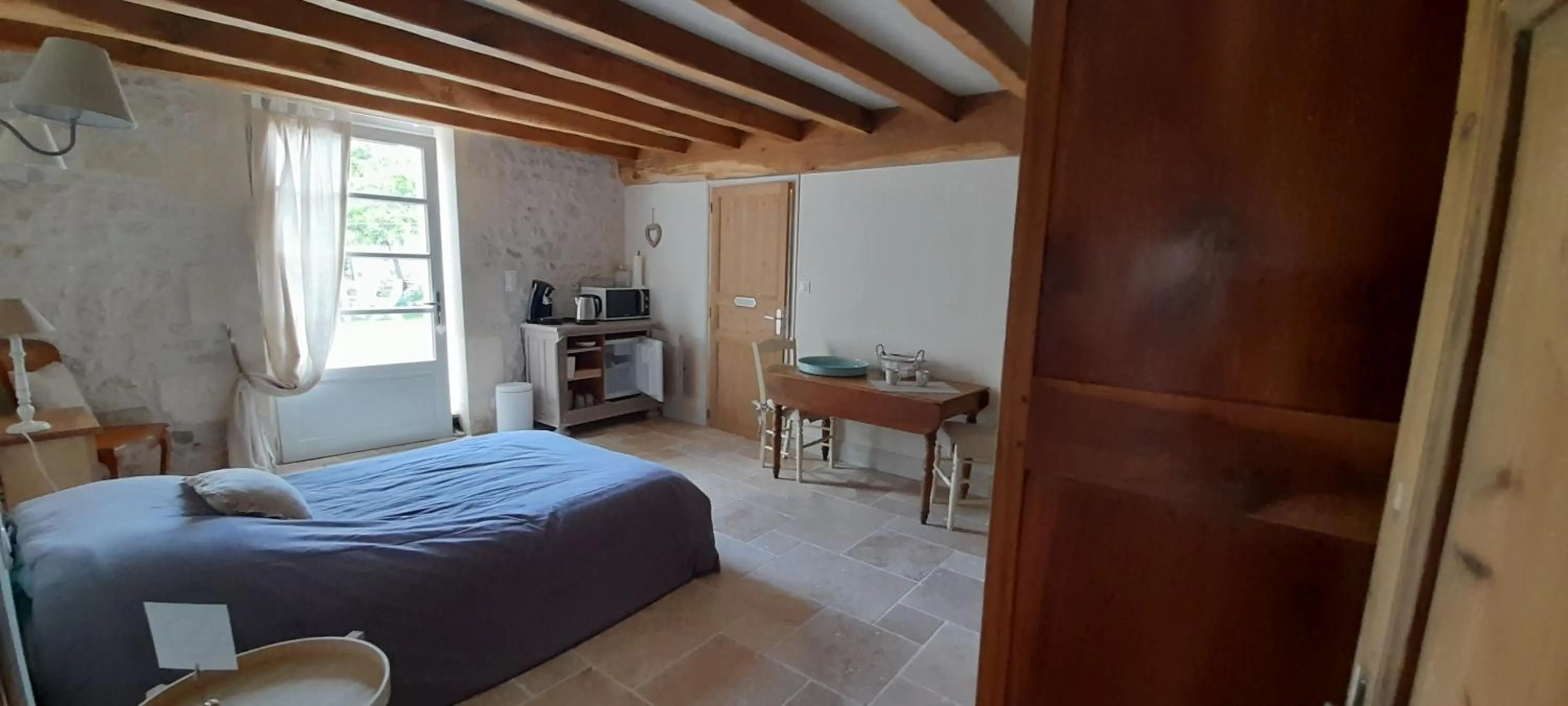 Bed in Suite de charme dans une maison charentaise