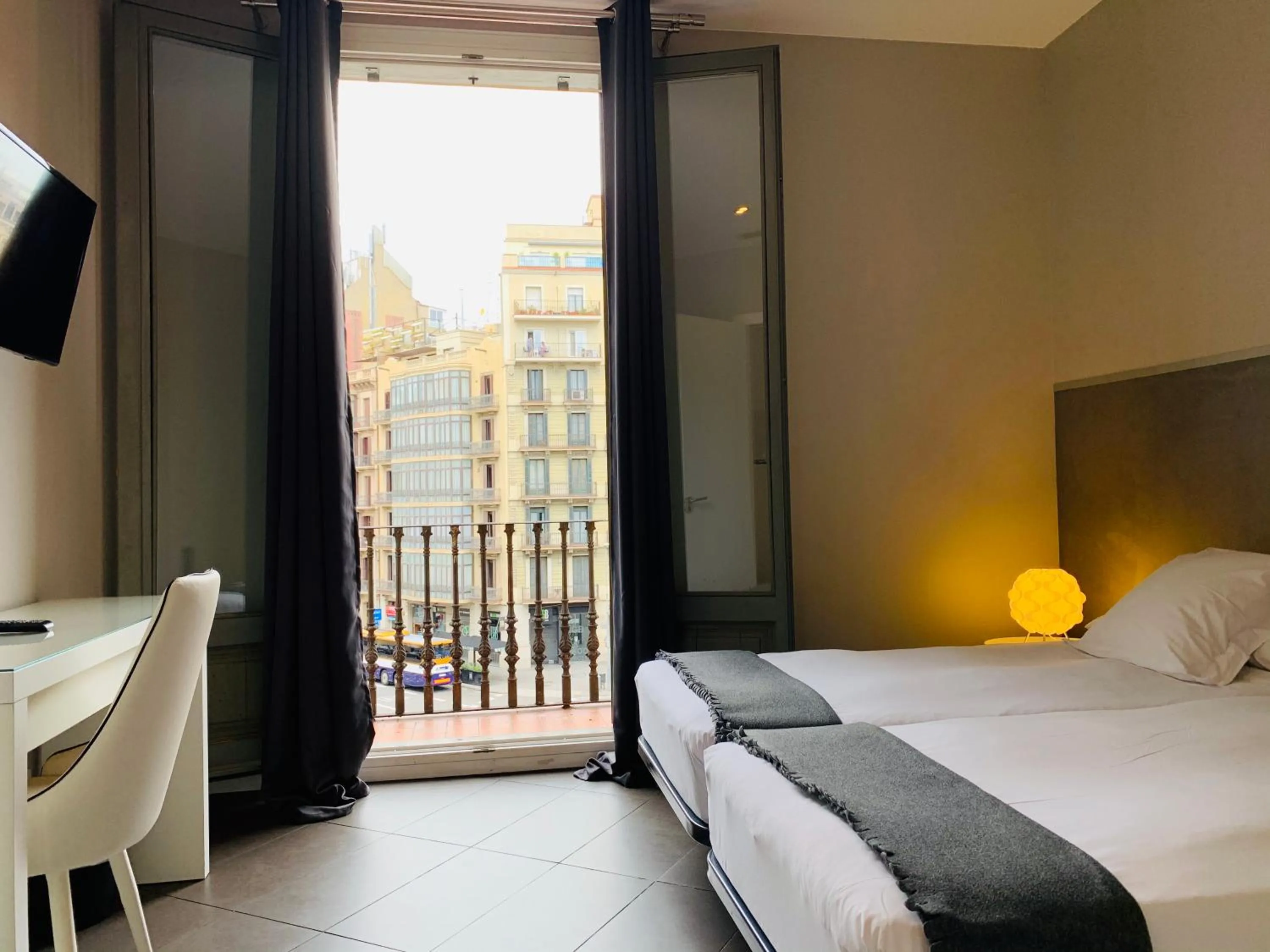 Bed in Super Balmes Guest House