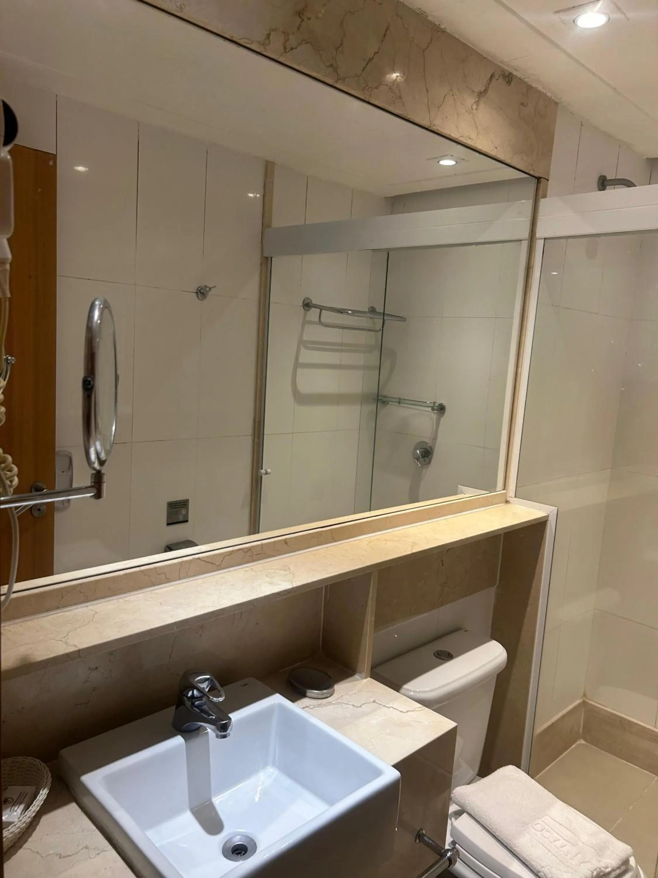 Shower in Hotel Atlântico Rio