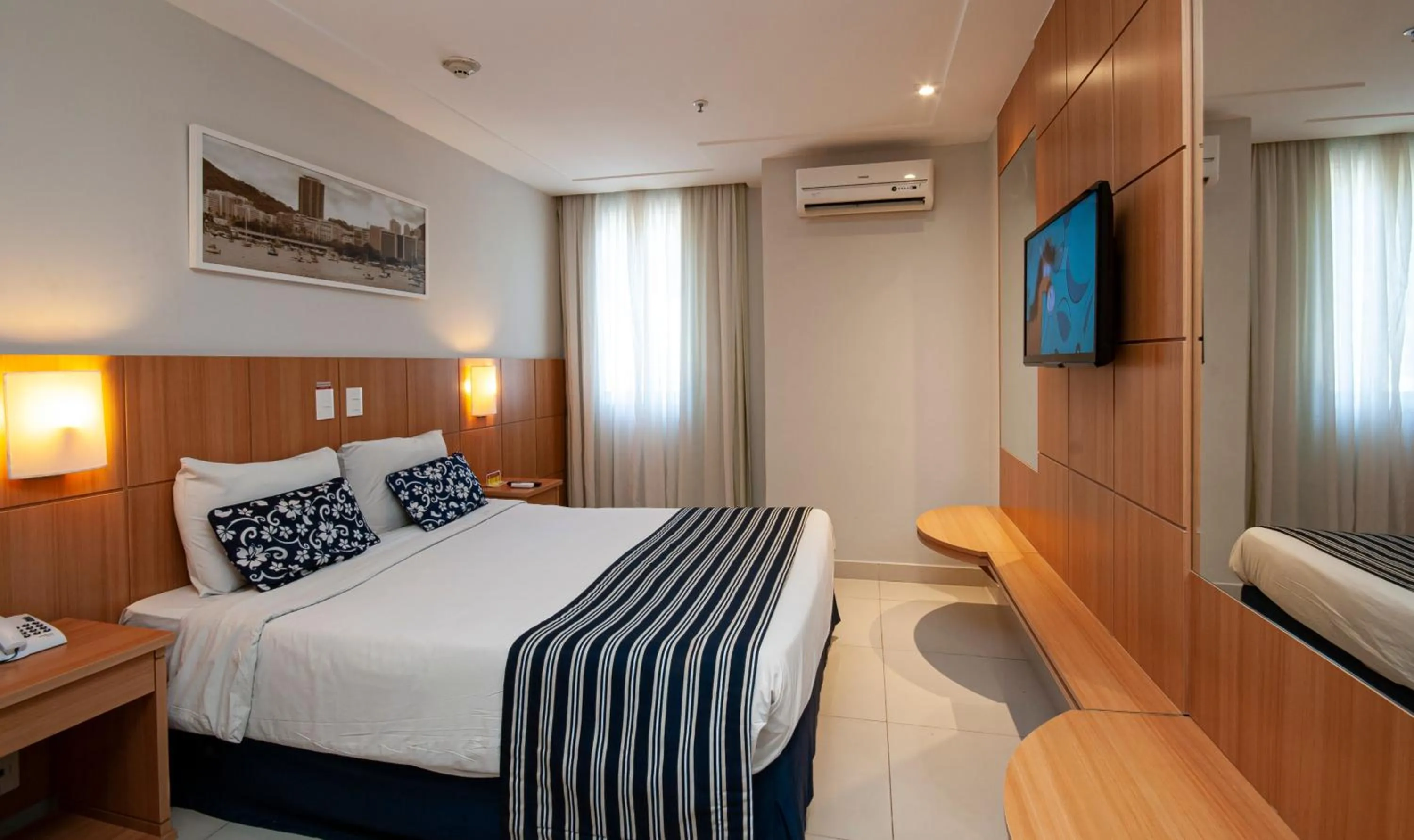 TV and multimedia, Bed in Hotel Atlântico Rio