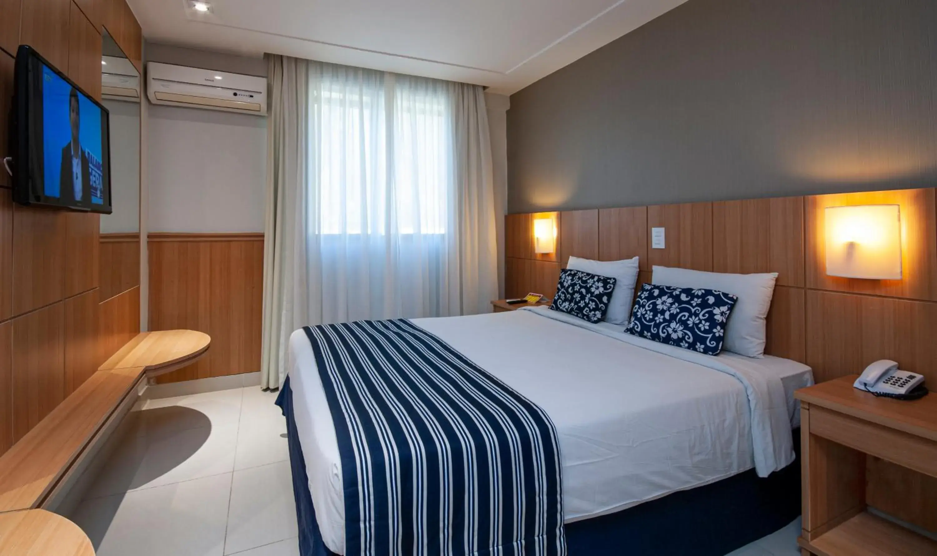 Photo of the whole room, Bed in Hotel Atlântico Rio Photo of the whole room, Bed in Hotel Atlântico Rio