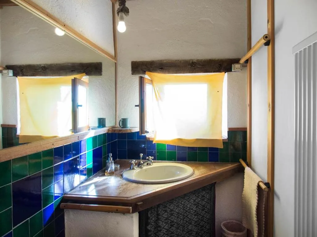 Bathroom in Casa La Valle, Gubbio, Frazione Santa Cristina