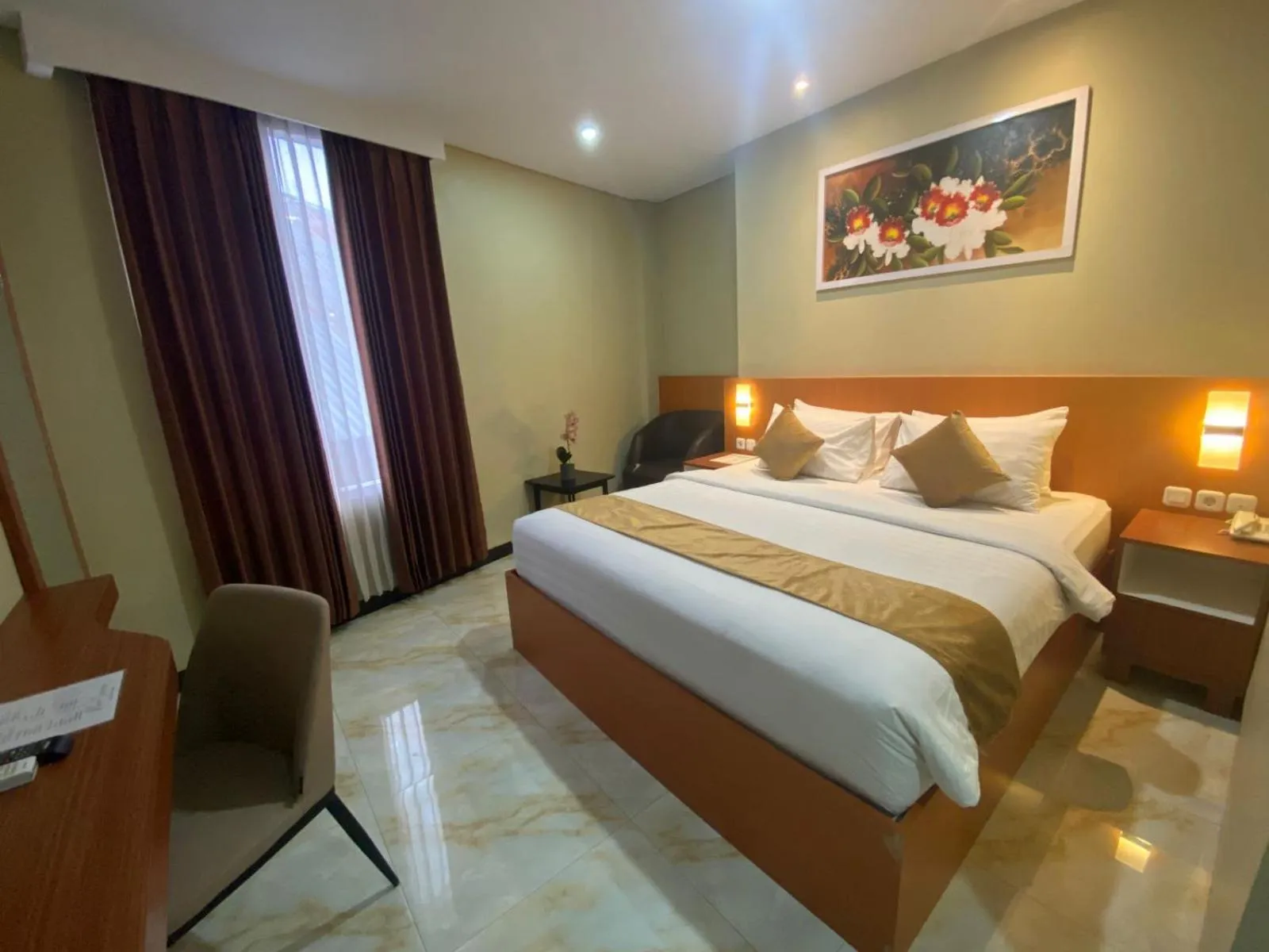 Photo of the whole room, Bed in Grand Avira Hotel